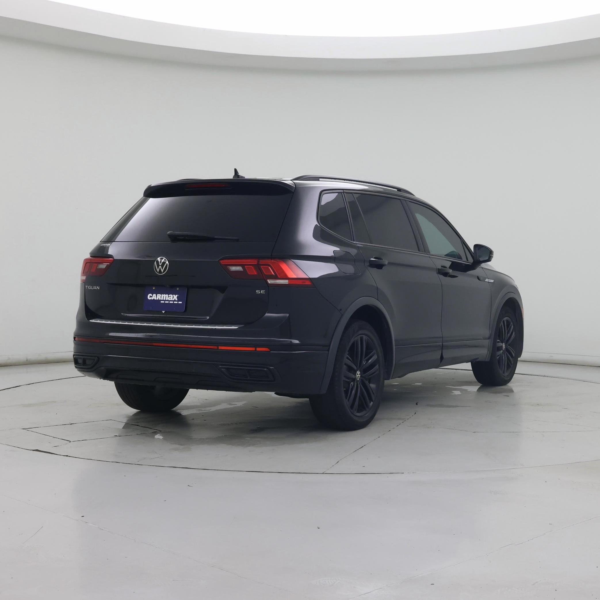 Thumbnail: 2022 Volkswagen Tiguan - 8