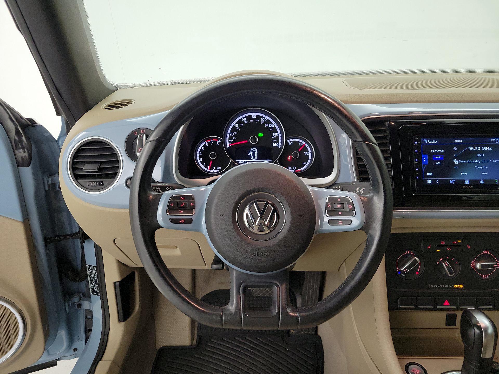 Thumbnail: 2014 Volkswagen Beetle - 10