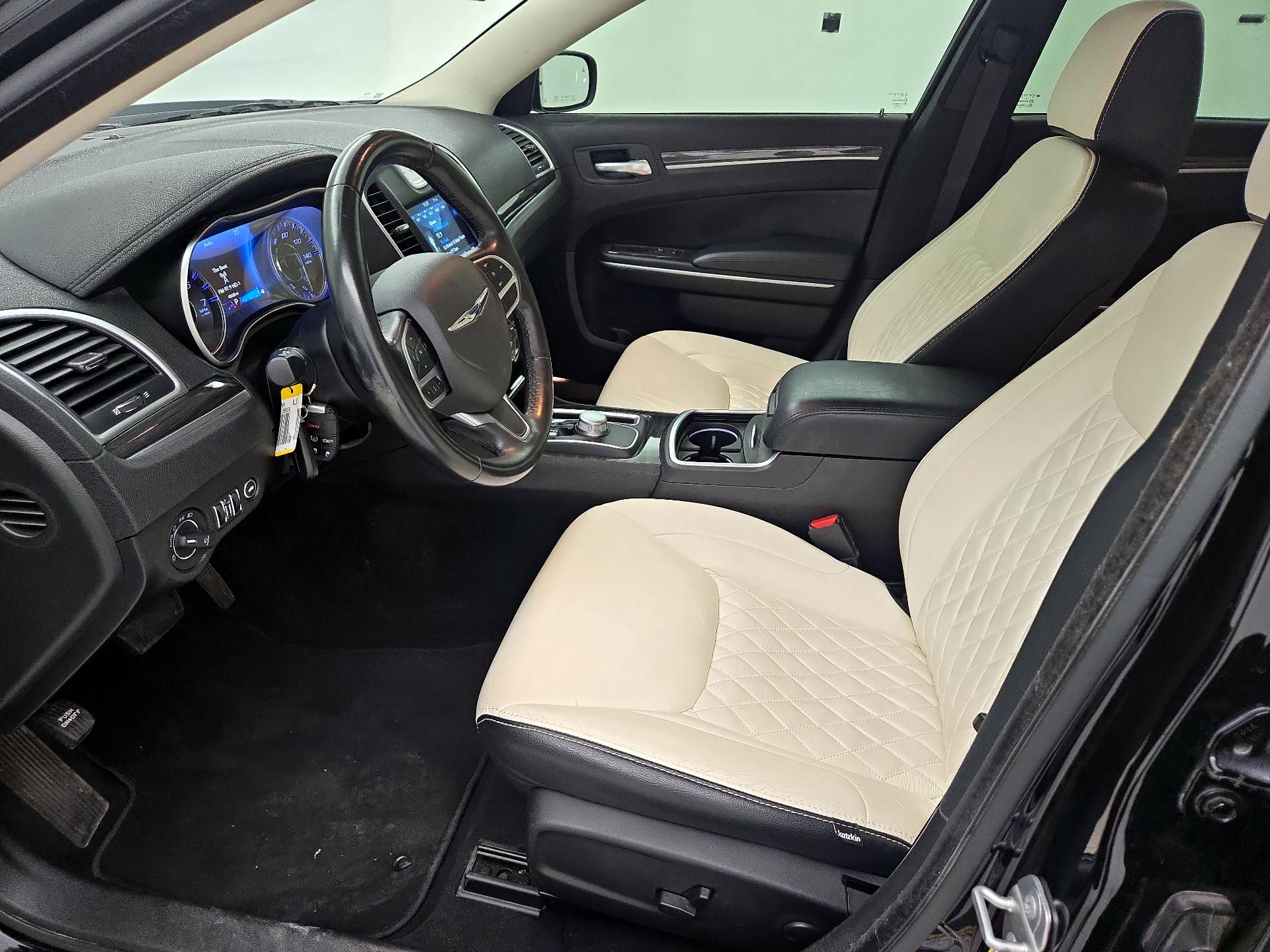 Thumbnail: 2022 Chrysler 300 - 11