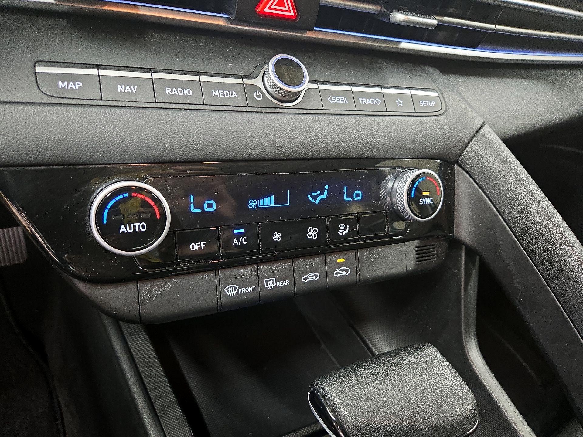 Thumbnail: 2024 Hyundai Elantra - 16