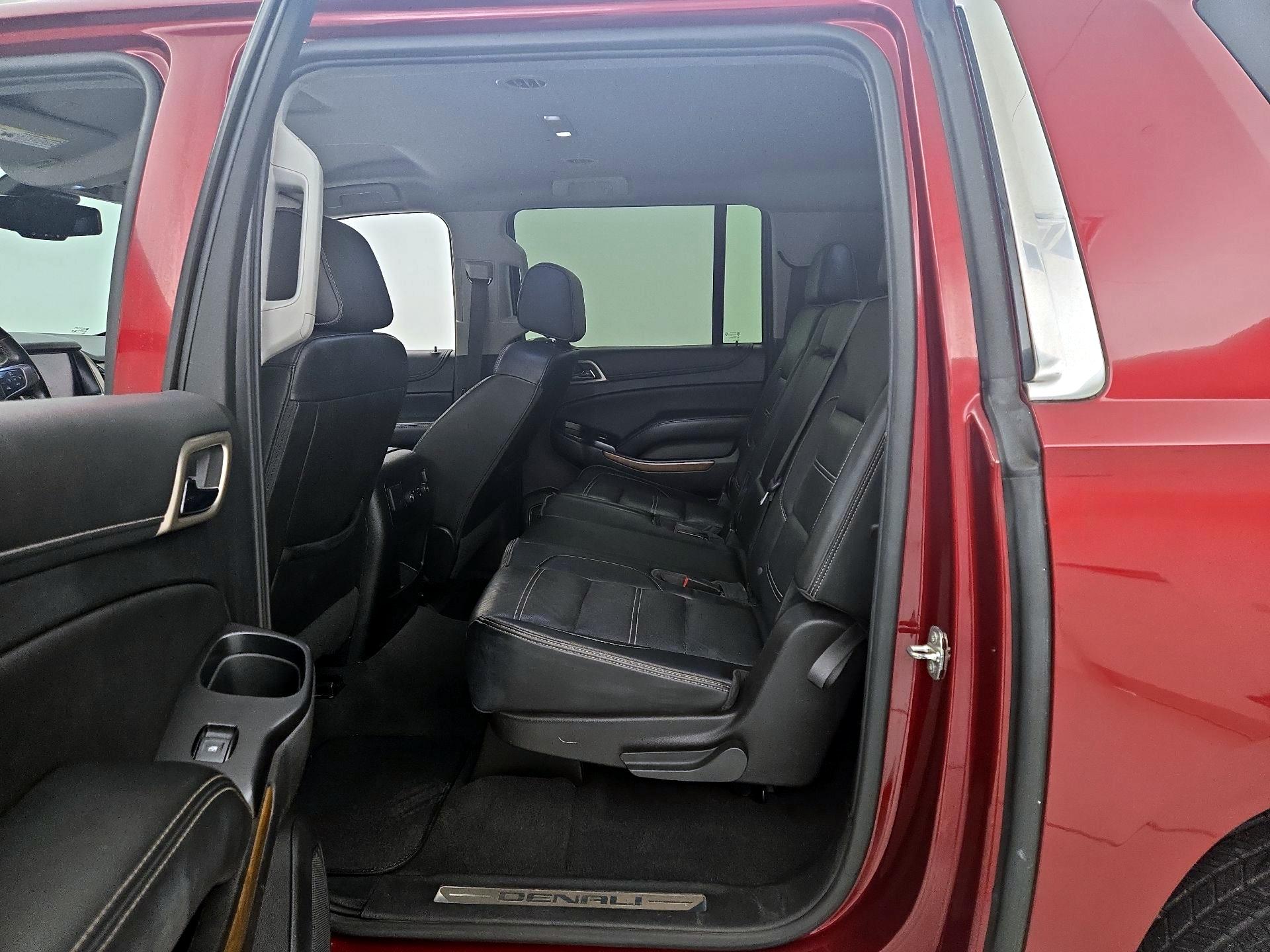 Thumbnail: 2020 GMC Yukon XL - 19