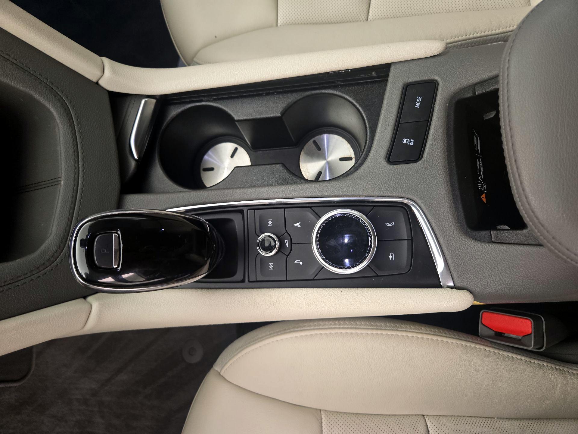 Thumbnail: 2020 Cadillac XT6 - 18