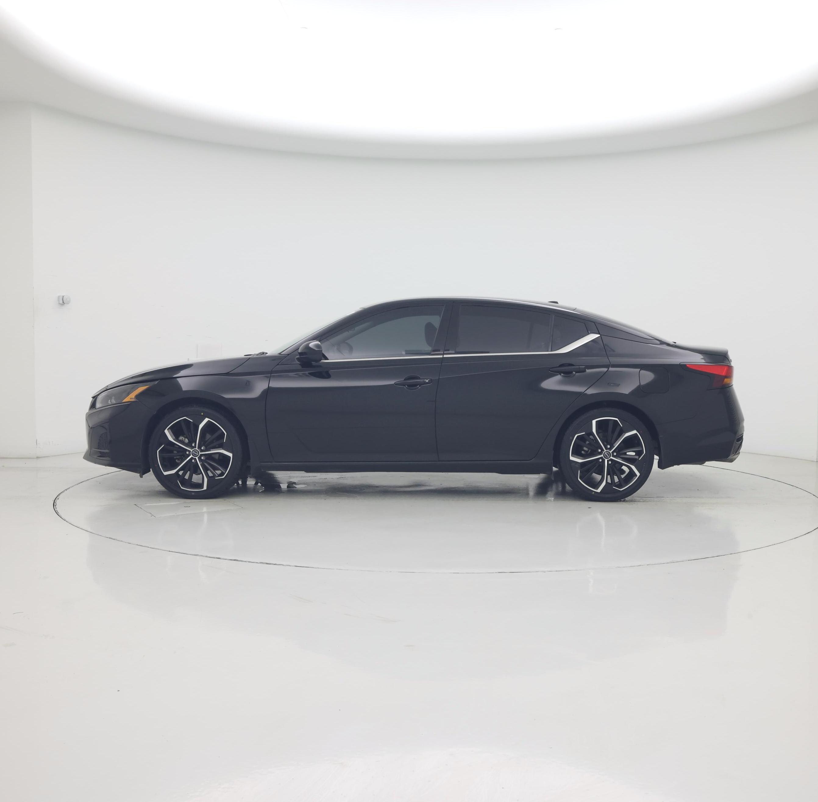 Thumbnail: 2023 Nissan Altima - 3