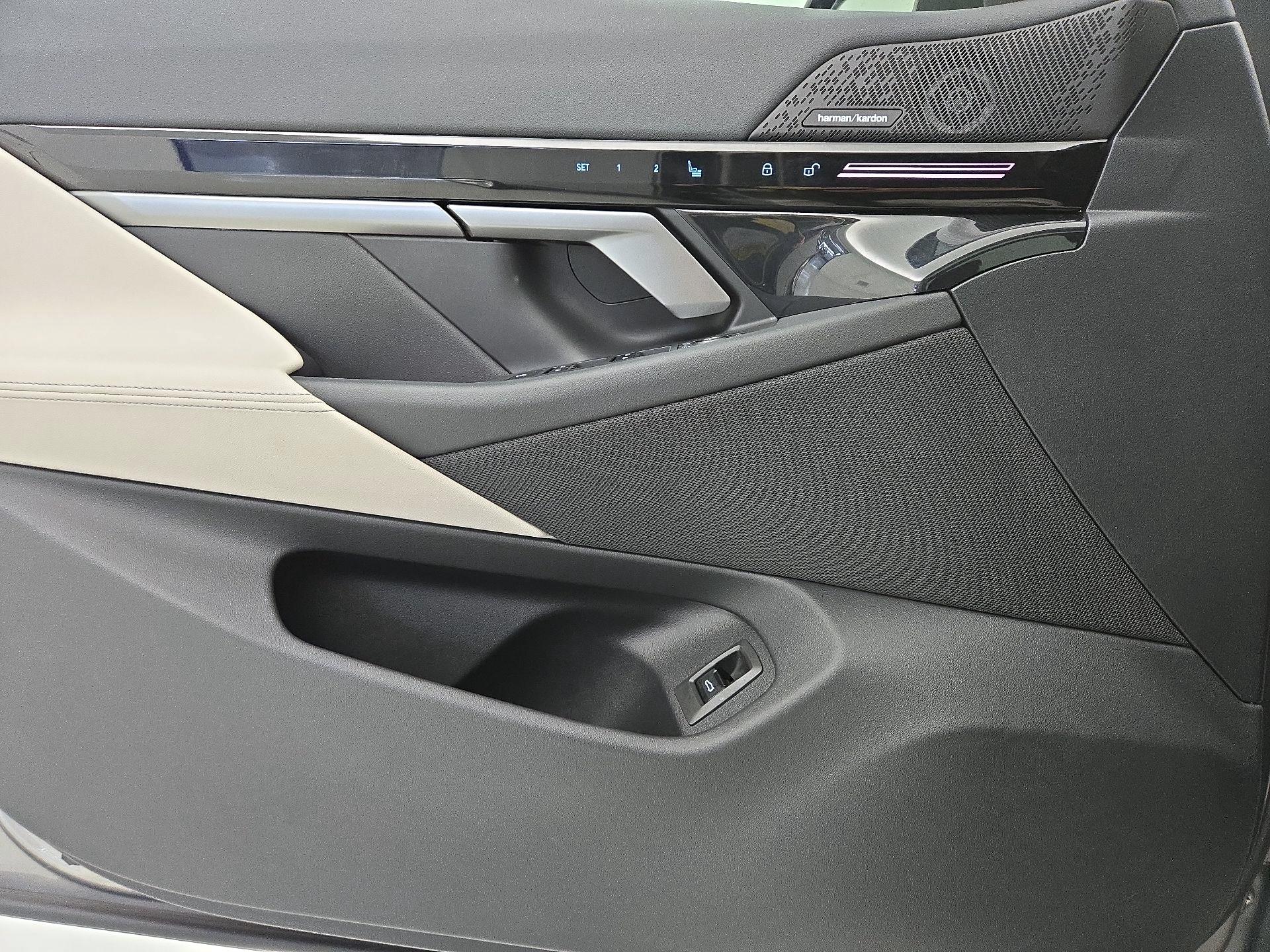 Thumbnail: 2024 BMW 5 Series - 12