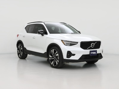 2023 Volvo XC40 B5 Plus Dark Theme