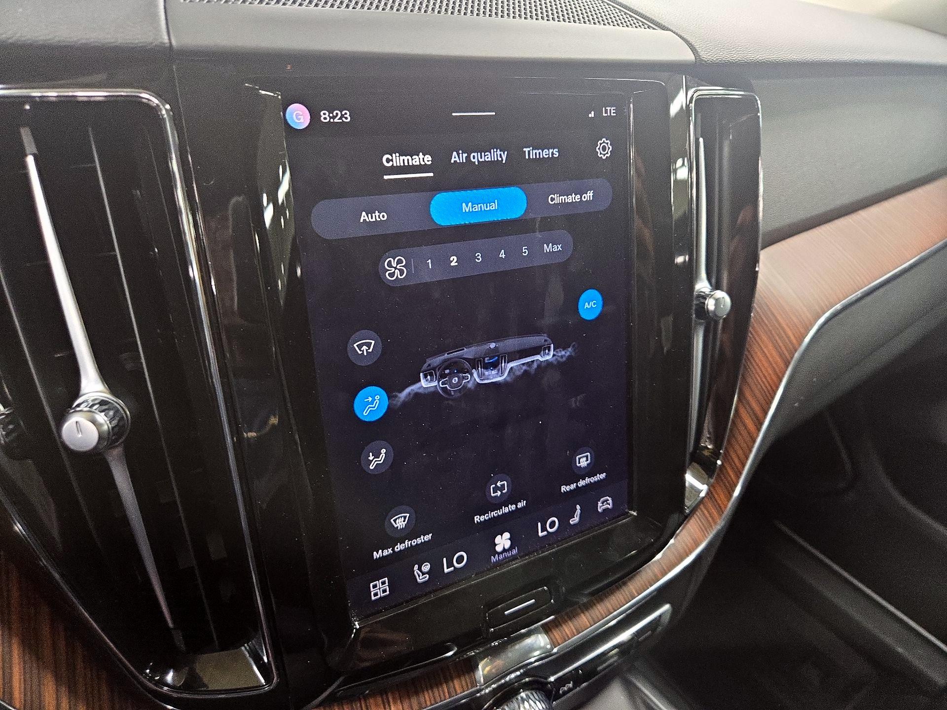 Thumbnail: 2023 Volvo XC60 - 15