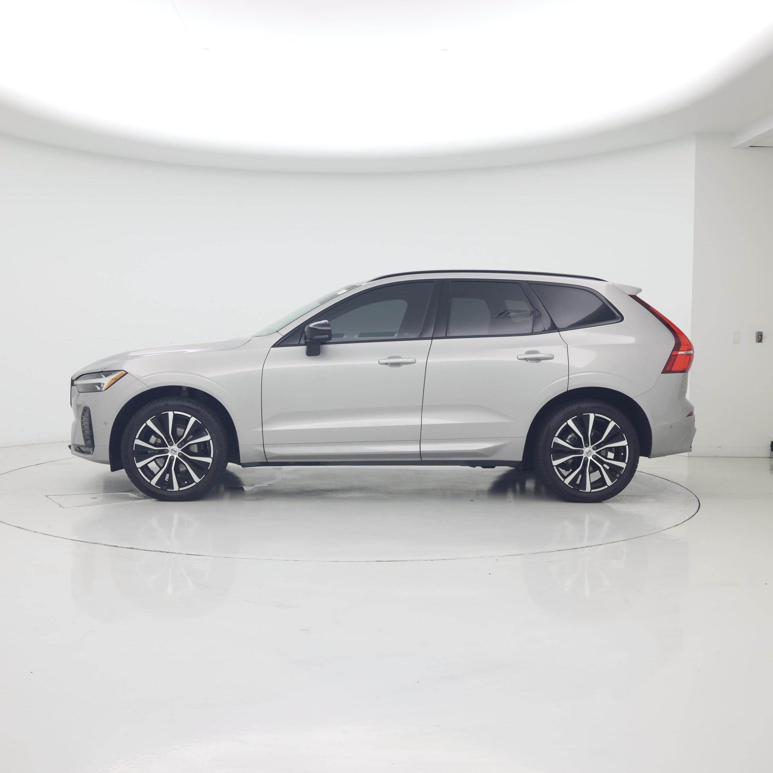Thumbnail: 2023 Volvo XC60 - 3