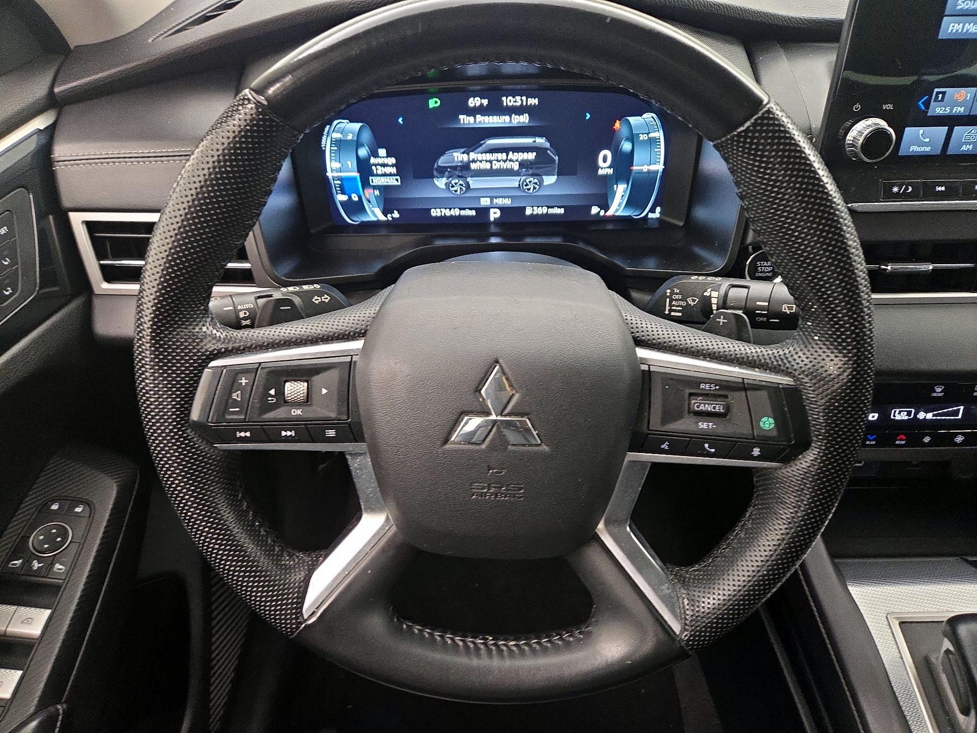Thumbnail: 2023 Mitsubishi Outlander - 10