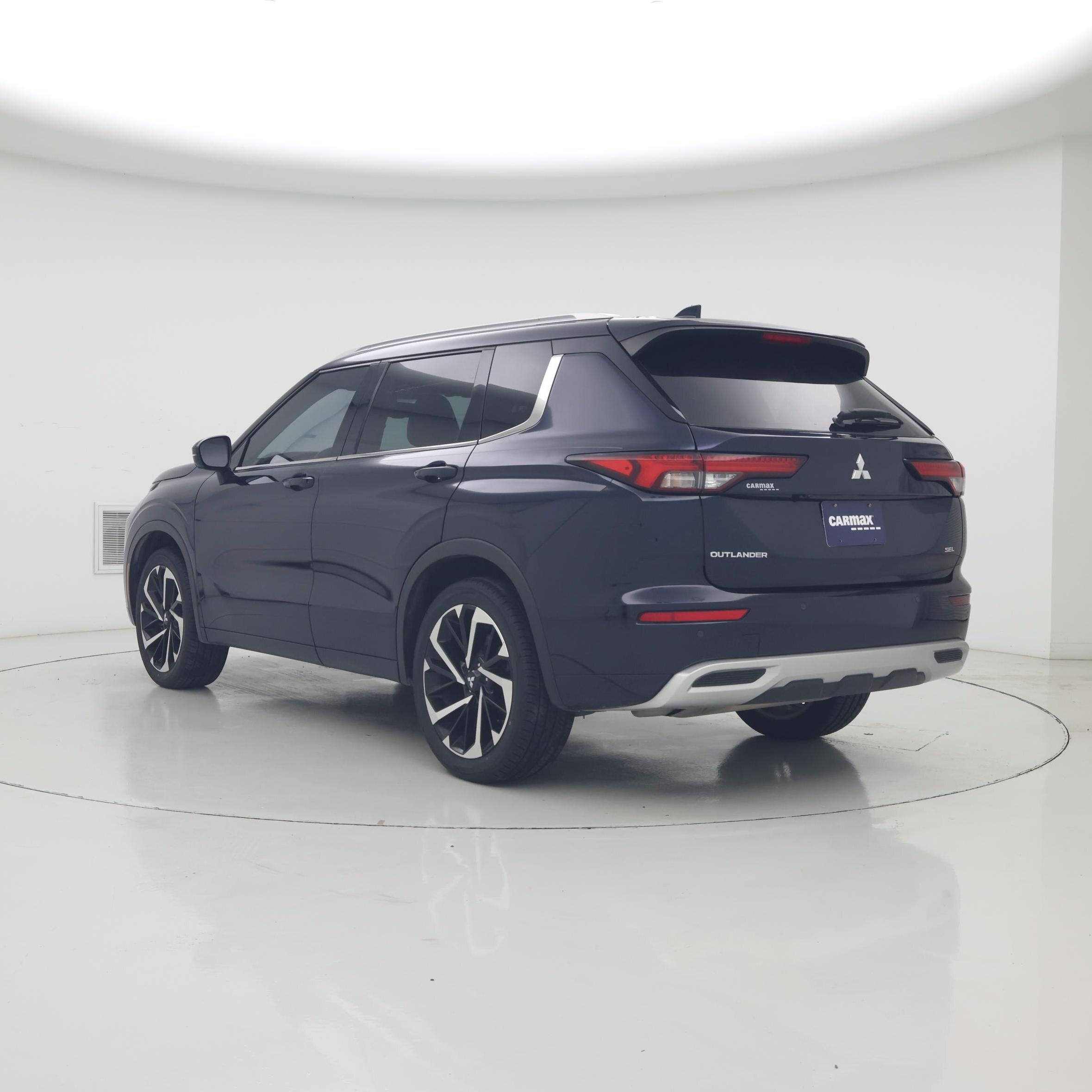 Thumbnail: 2023 Mitsubishi Outlander - 2