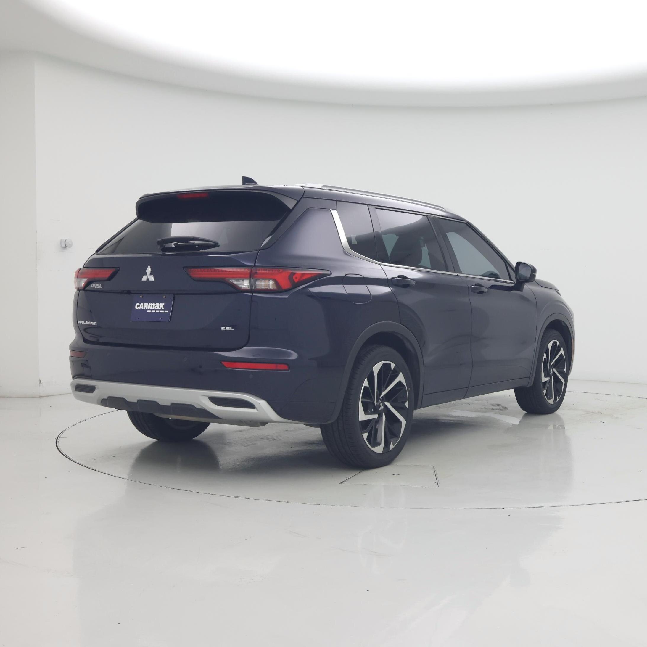 Thumbnail: 2023 Mitsubishi Outlander - 8