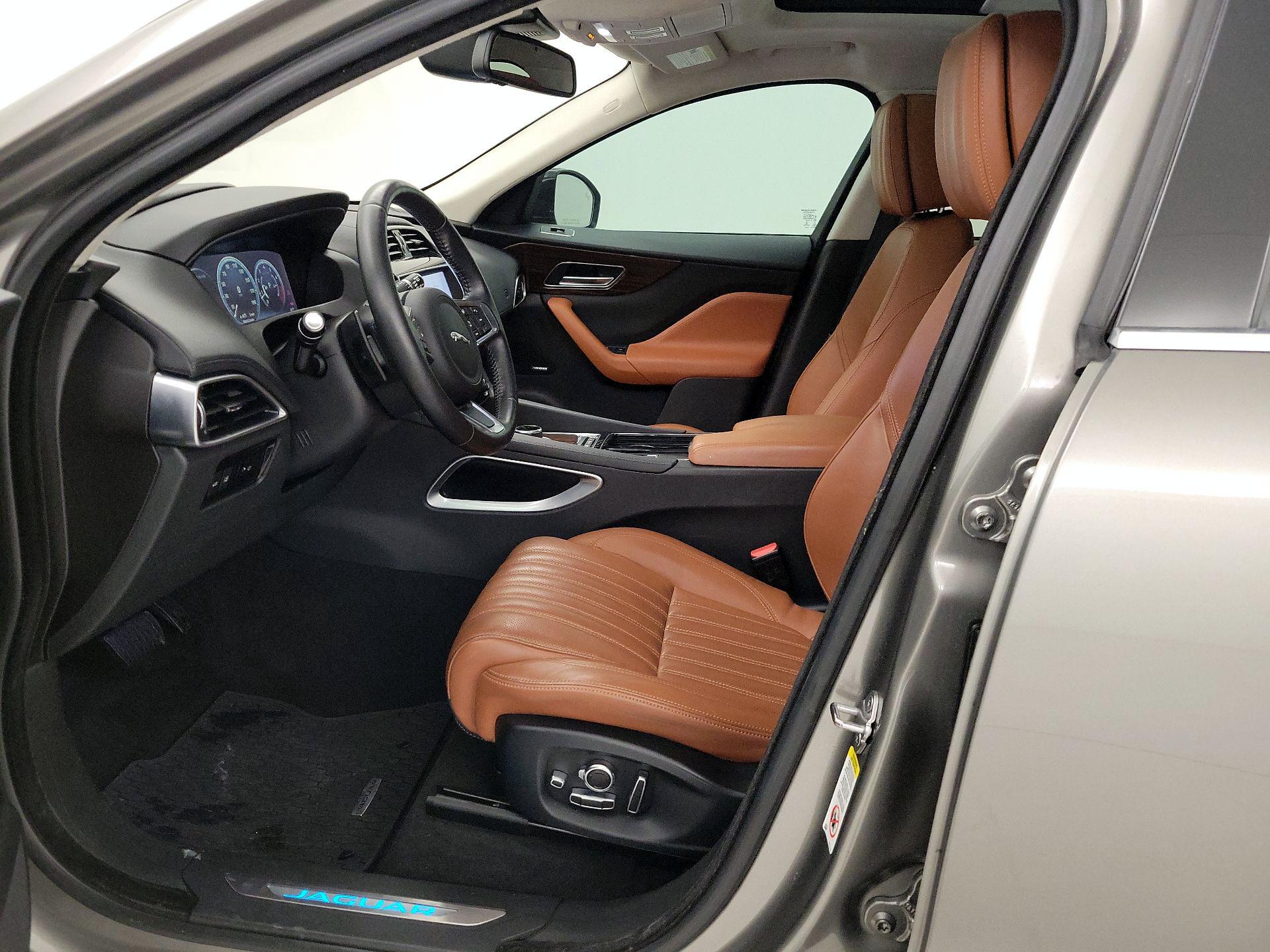 Thumbnail: 2018 Jaguar F-Pace - 11