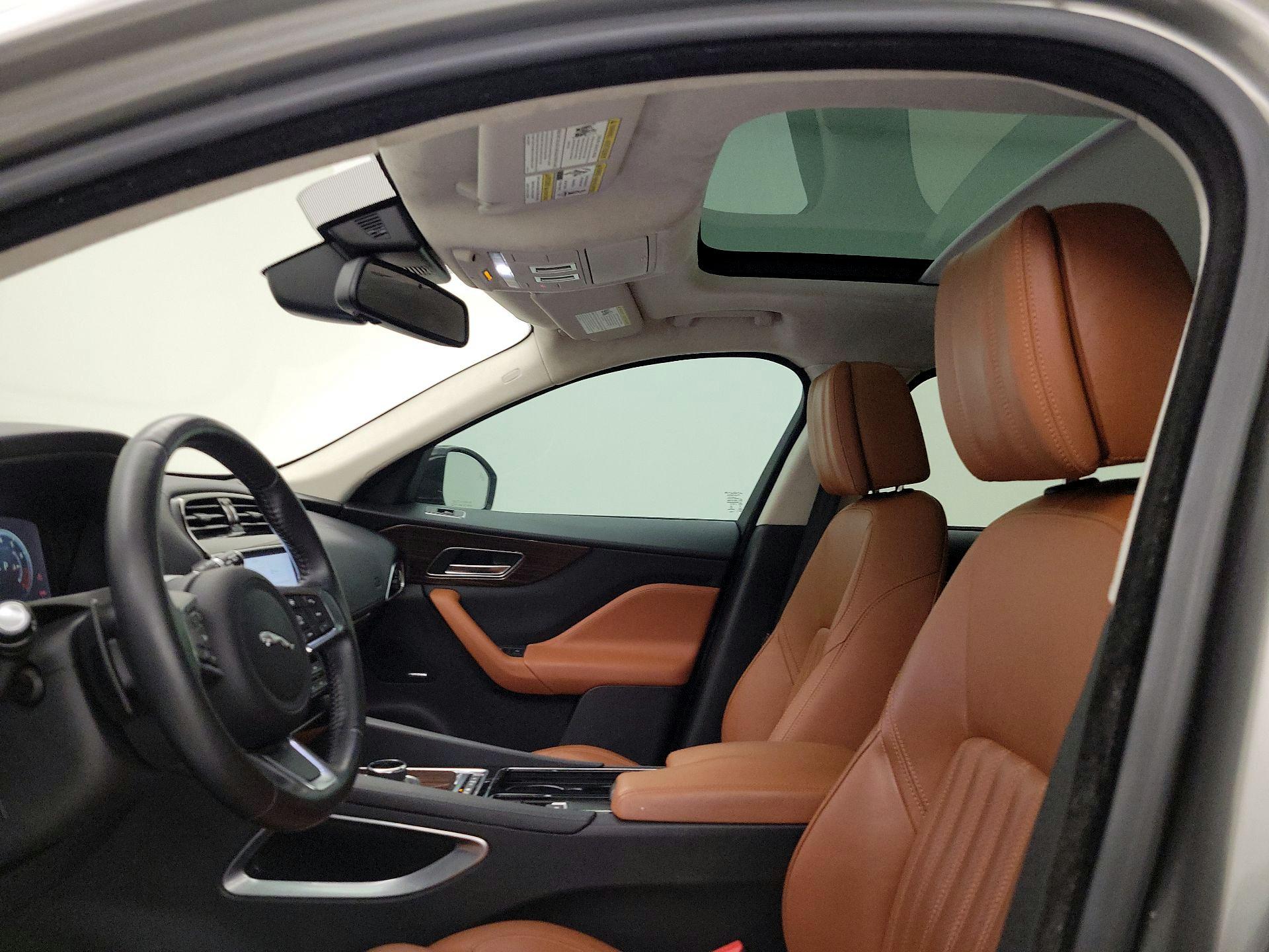 Thumbnail: 2018 Jaguar F-Pace - 18