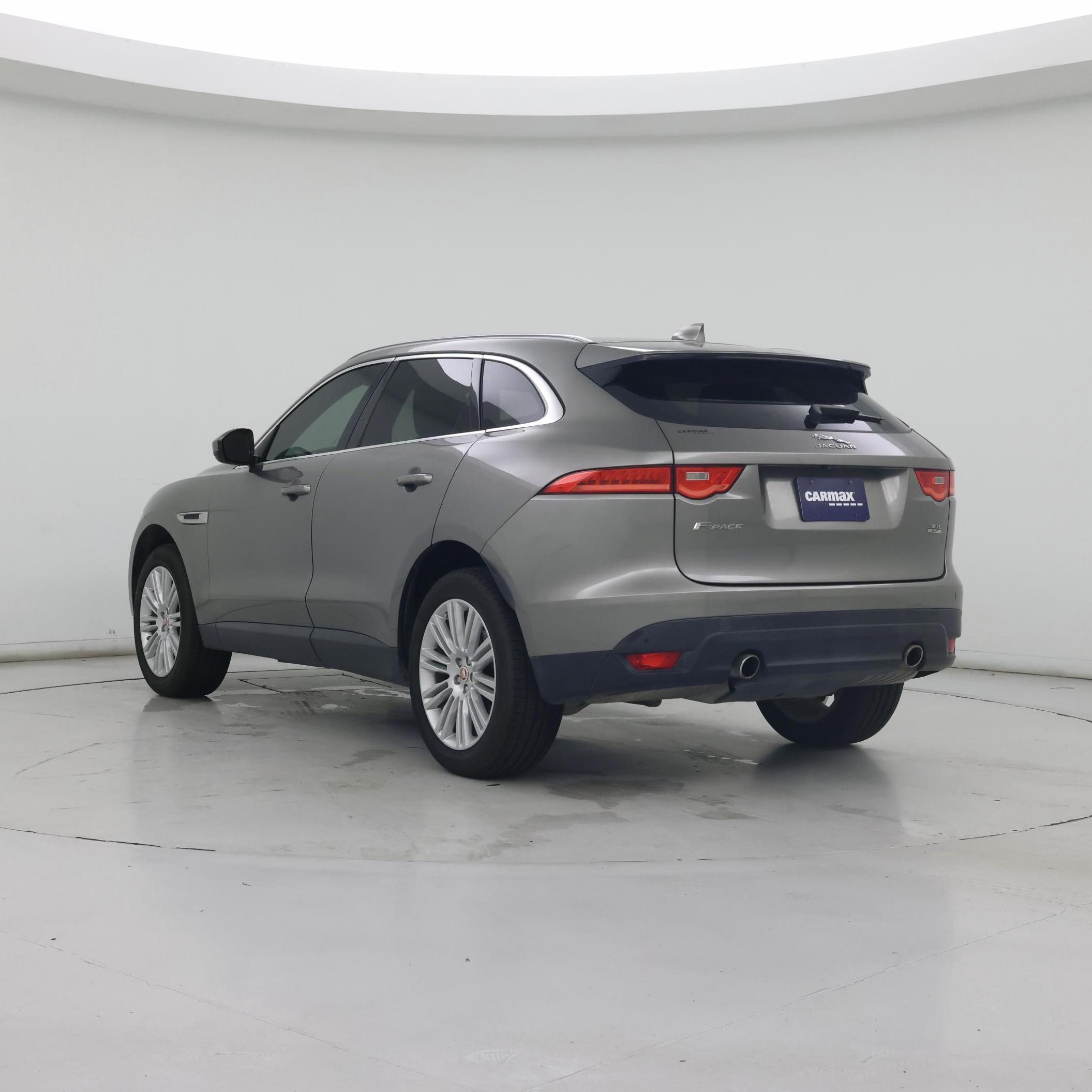 Thumbnail: 2018 Jaguar F-Pace - 2