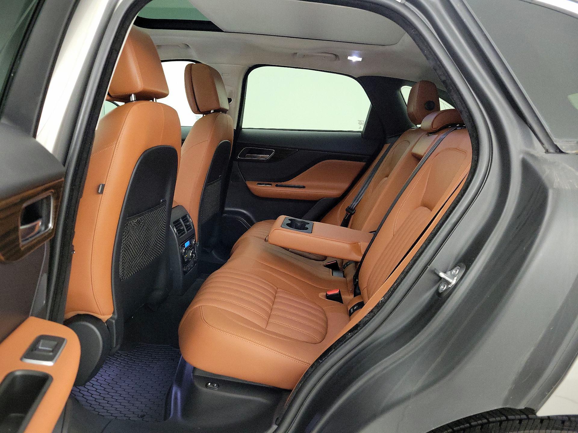 Thumbnail: 2018 Jaguar F-Pace - 19