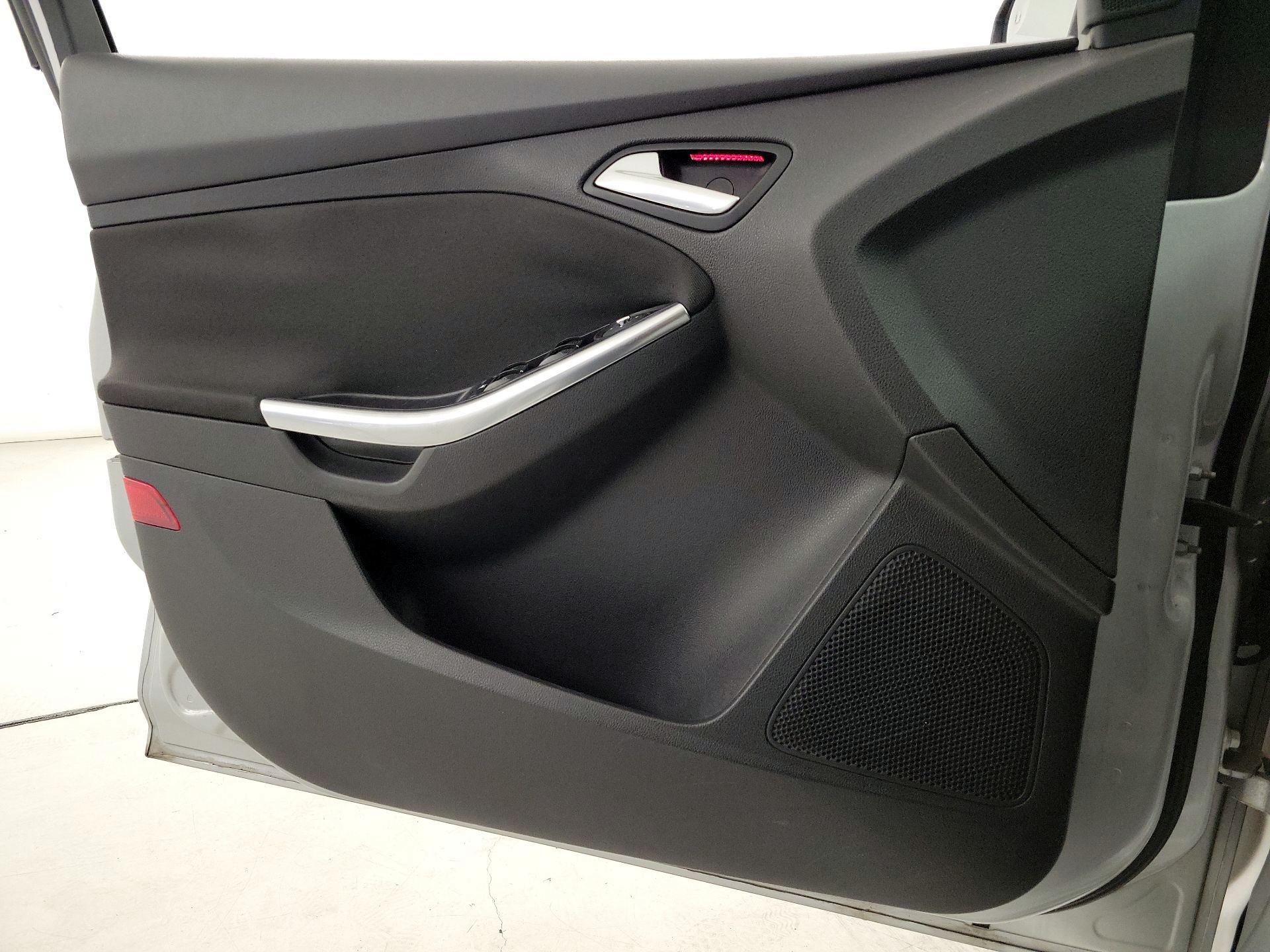 Thumbnail: 2014 Ford Focus - 12