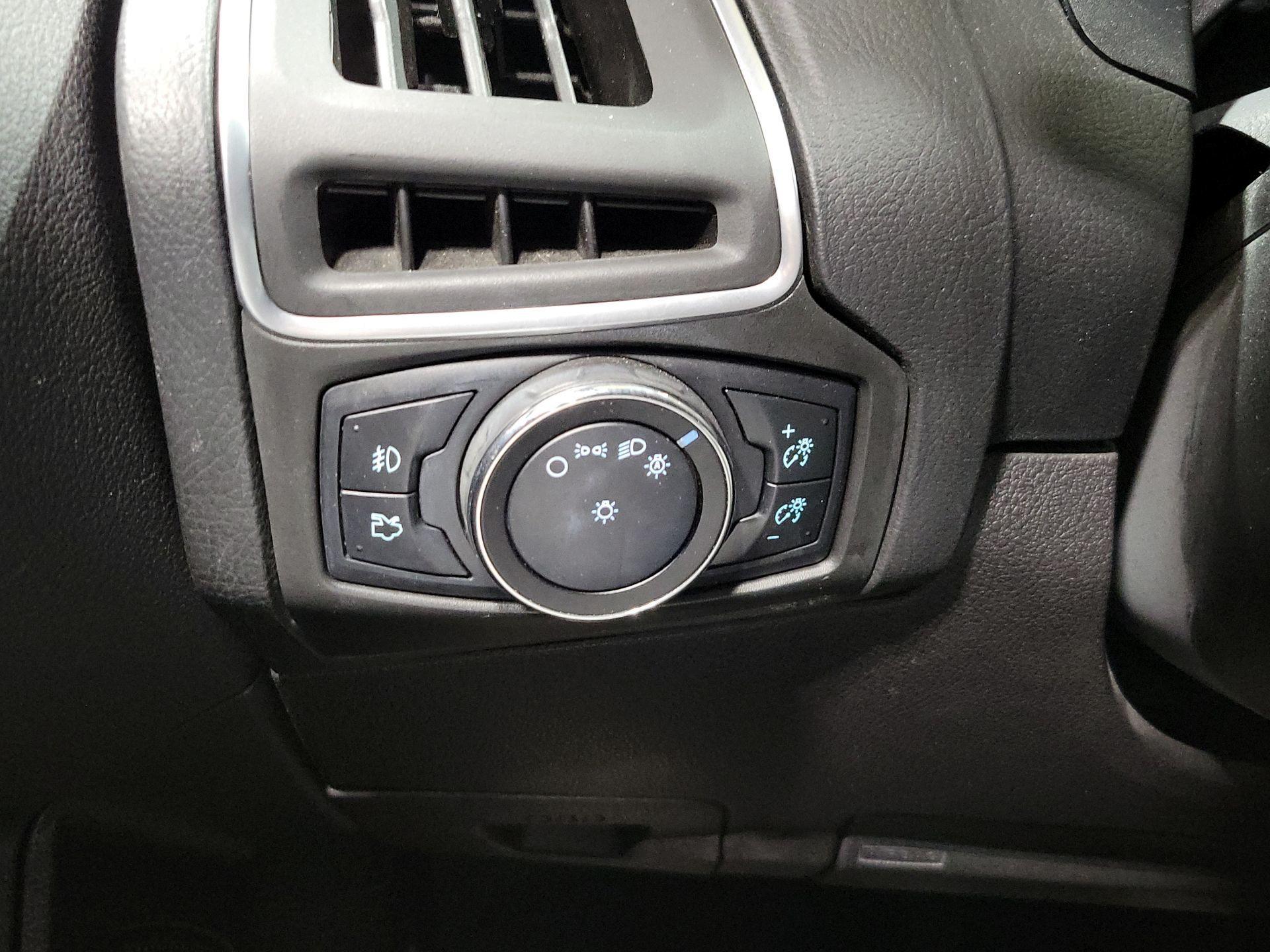 Thumbnail: 2014 Ford Focus - 13