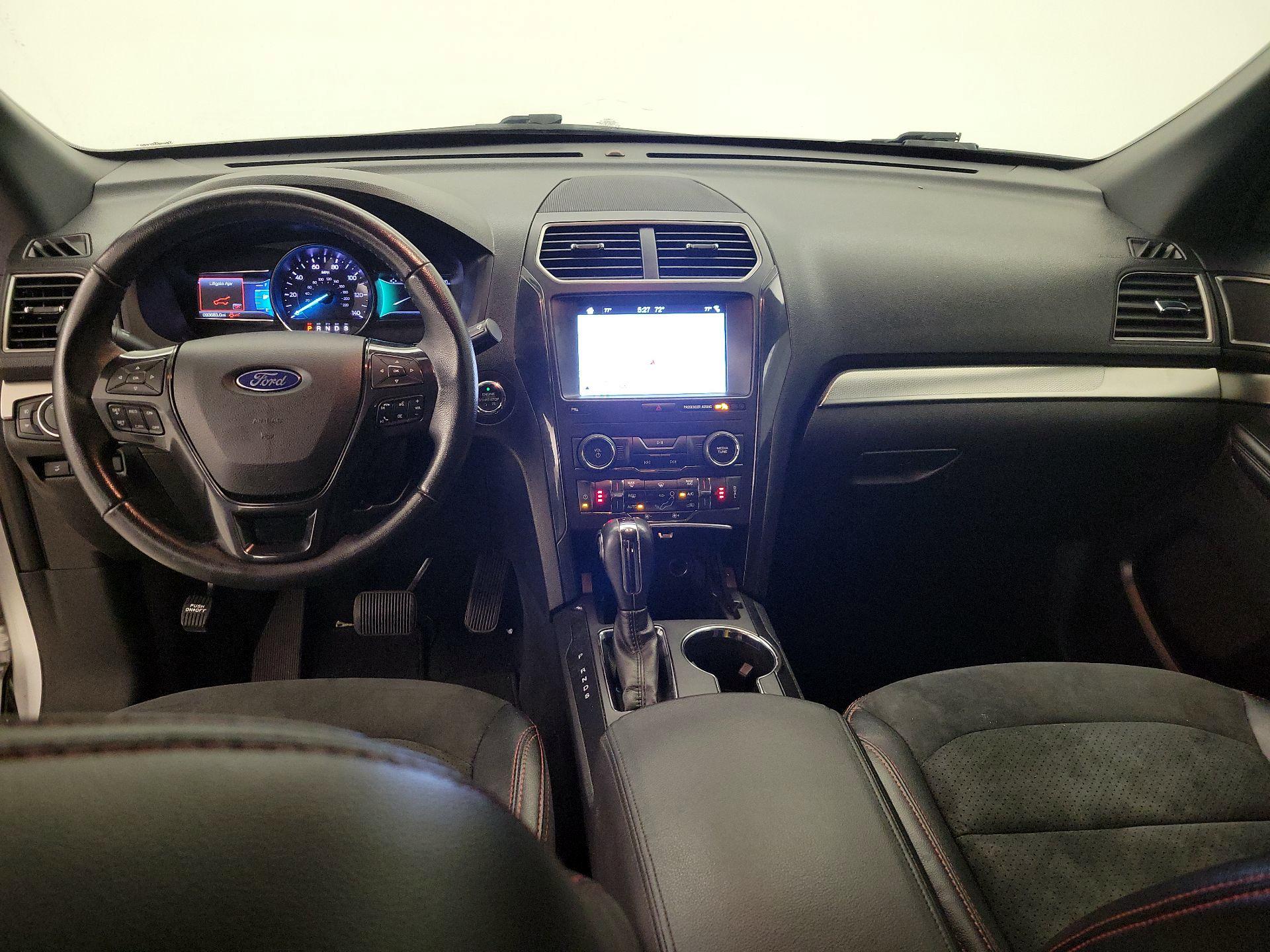 Thumbnail: 2019 Ford Explorer - 9