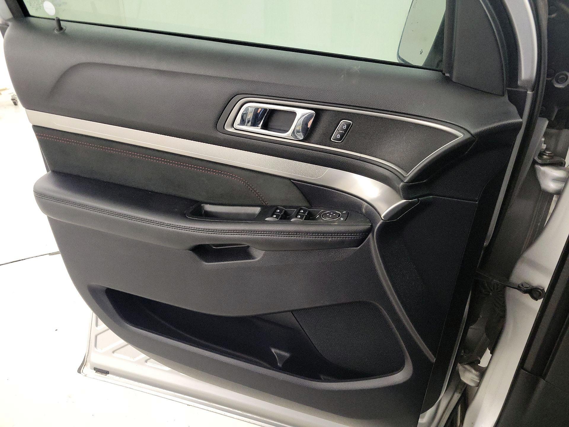 Thumbnail: 2019 Ford Explorer - 12