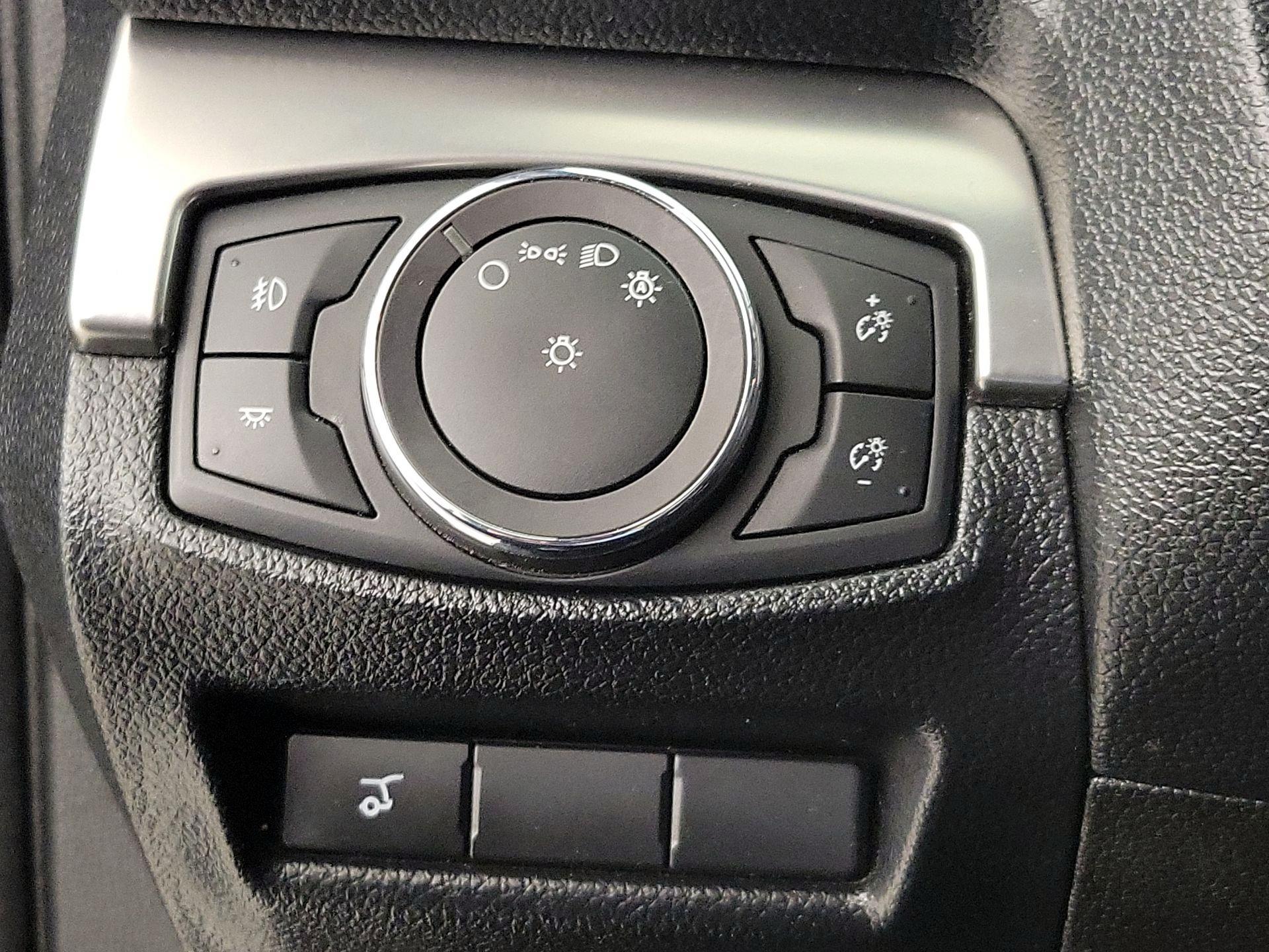 Thumbnail: 2019 Ford Explorer - 13