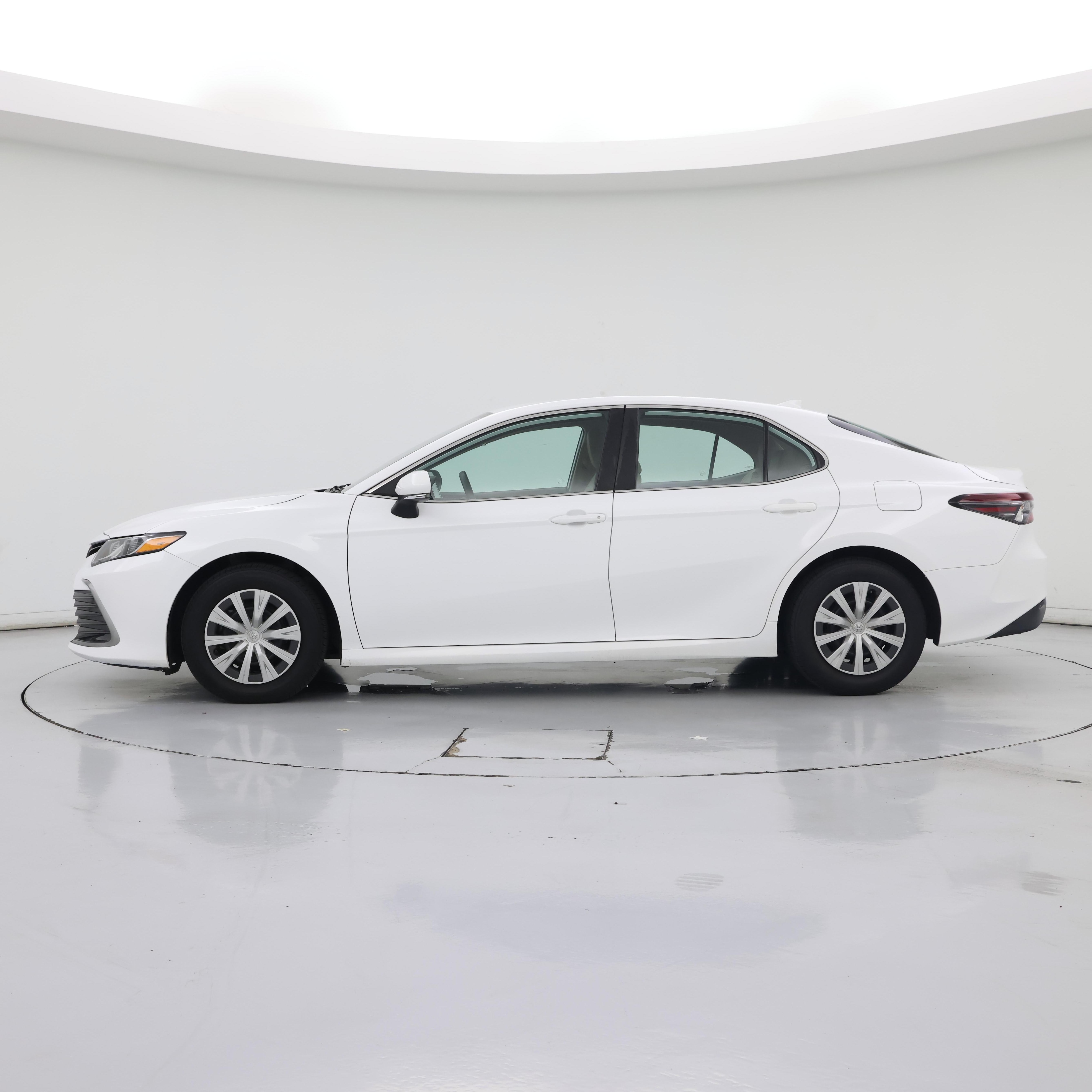 Thumbnail: 2022 Toyota Camry - 3