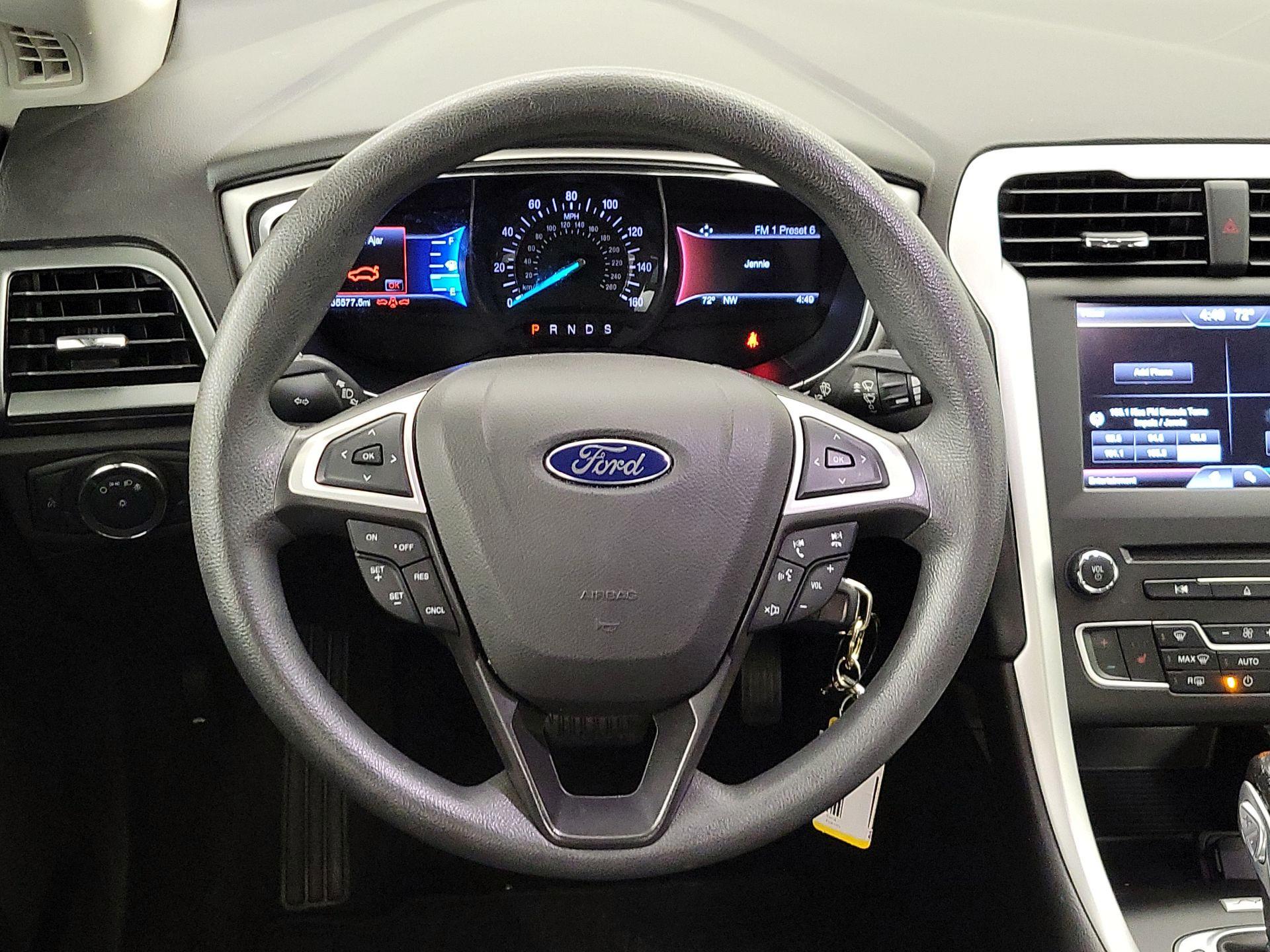 Thumbnail: 2016 Ford Fusion - 10