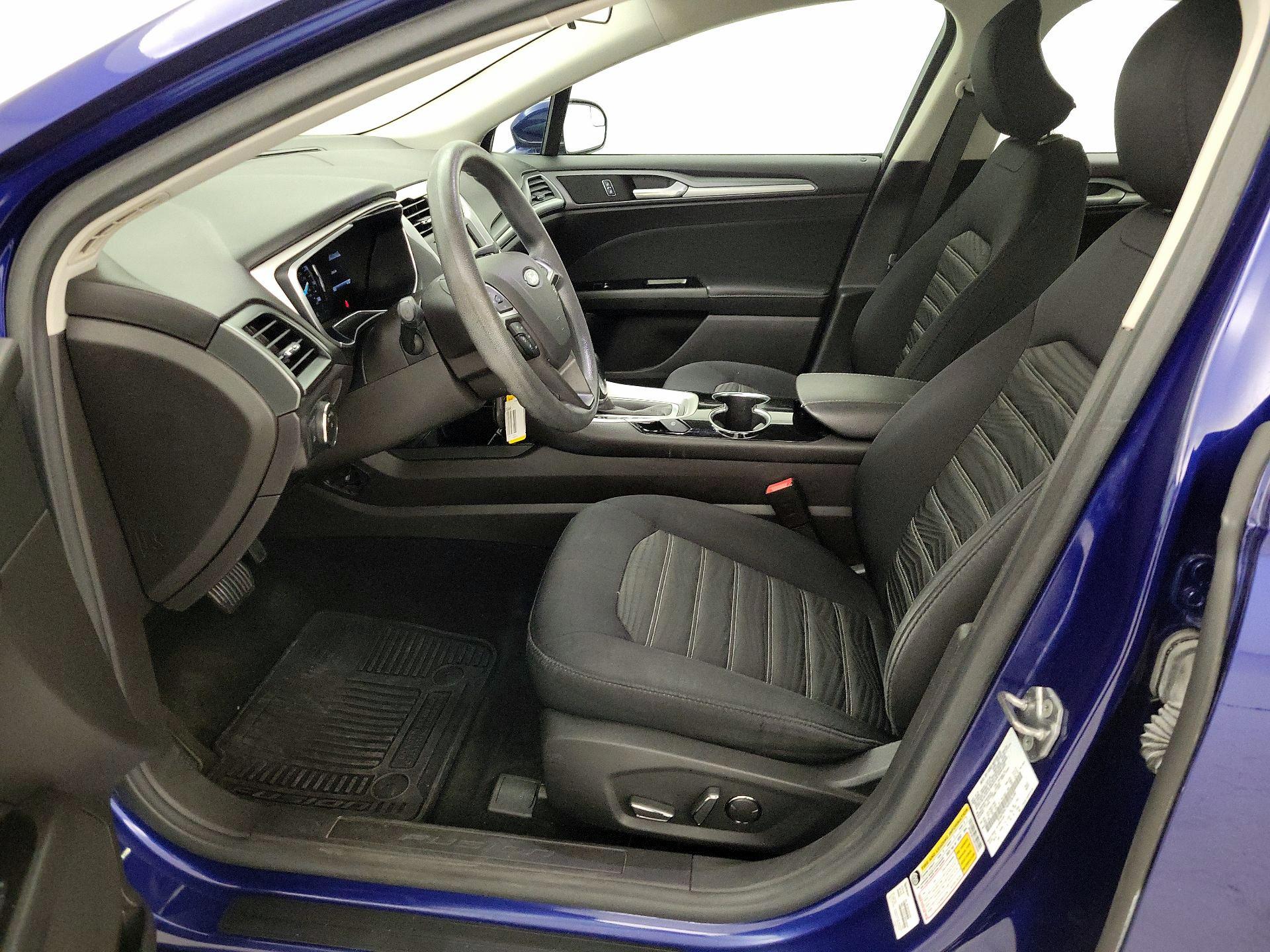 Thumbnail: 2016 Ford Fusion - 11