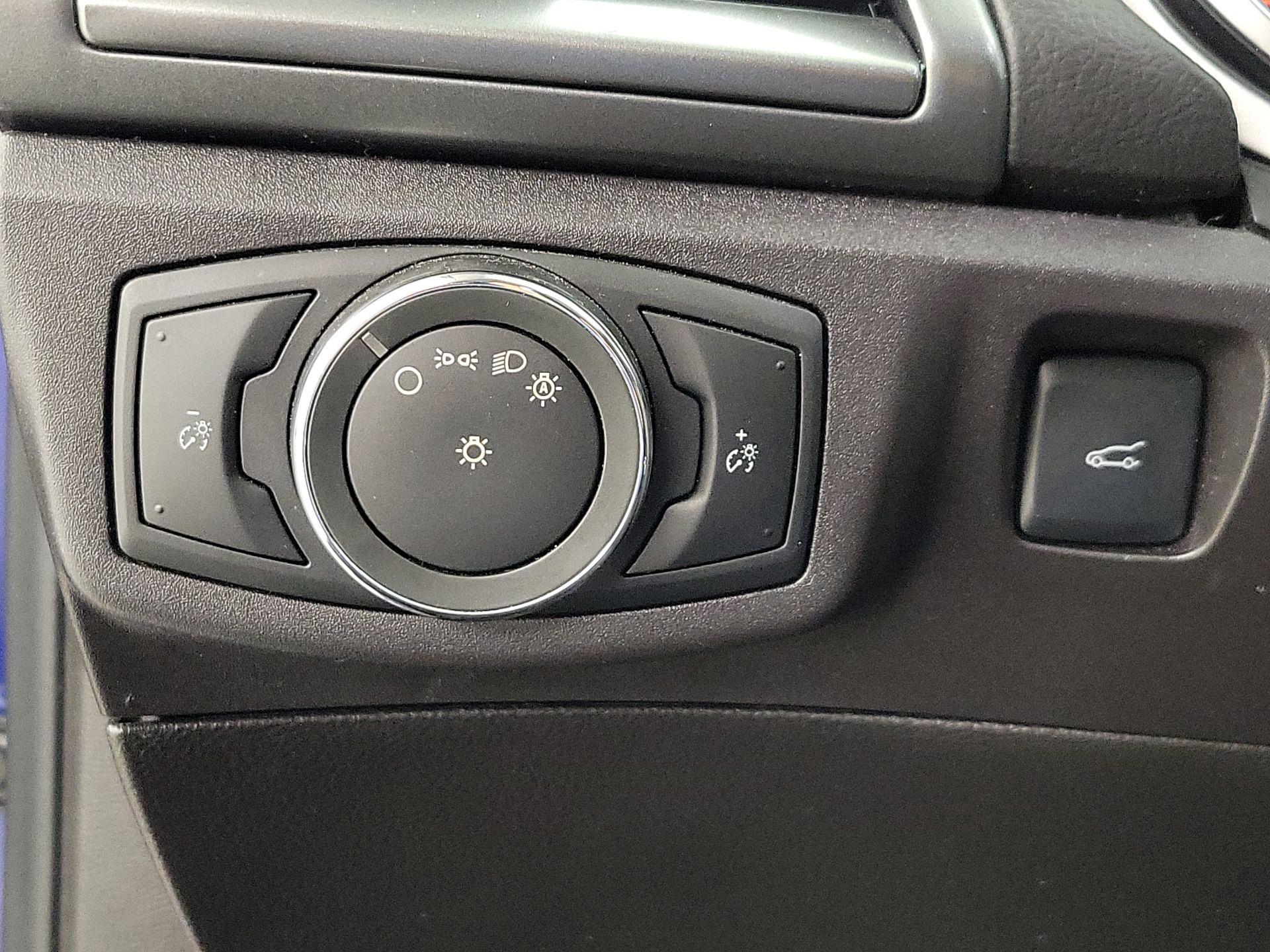 Thumbnail: 2016 Ford Fusion - 13