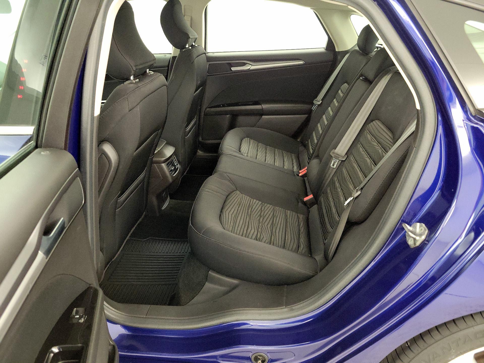 Thumbnail: 2016 Ford Fusion - 19