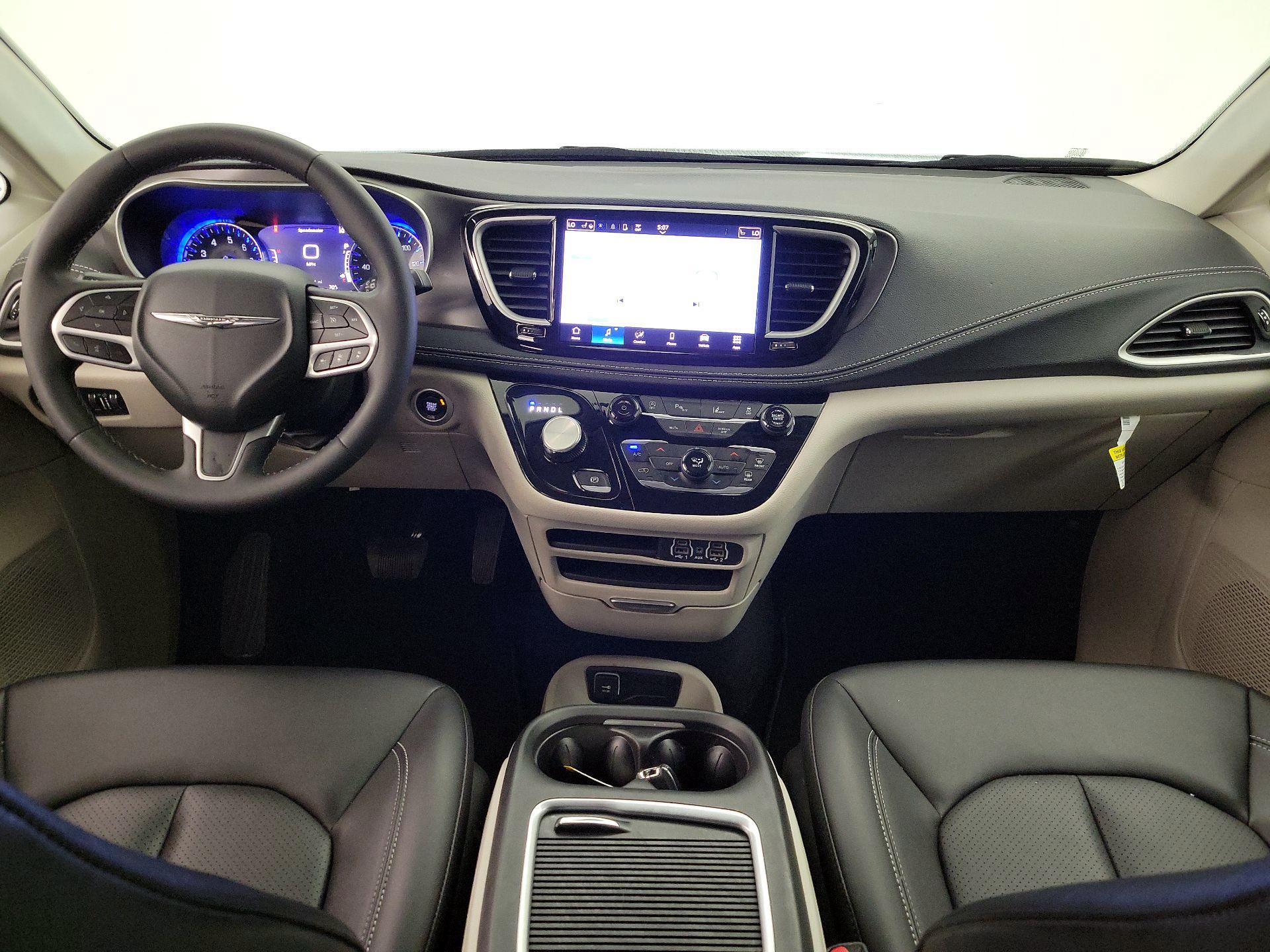 Thumbnail: 2024 Chrysler Pacifica - 9