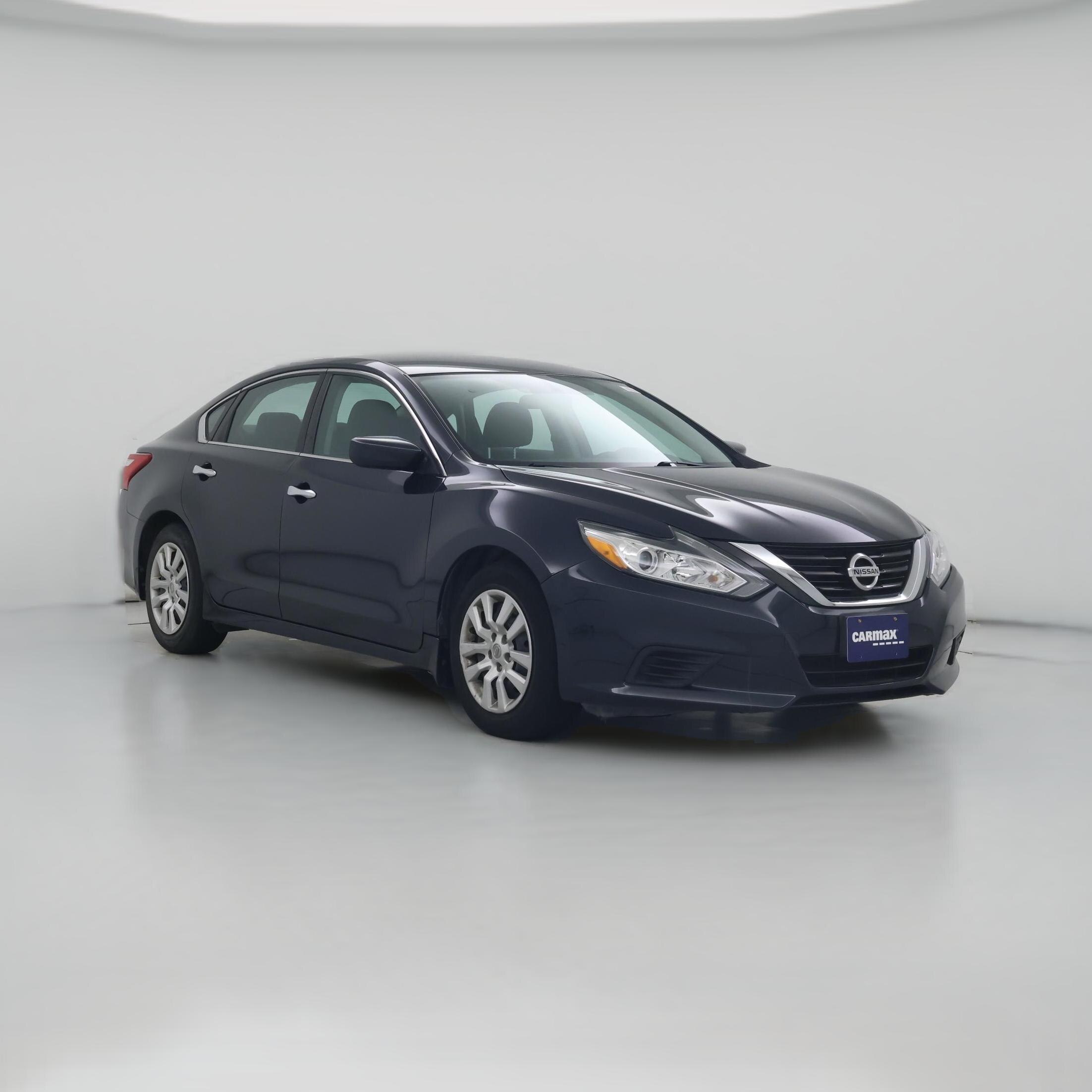 Thumbnail: 2017 Nissan Altima - 1