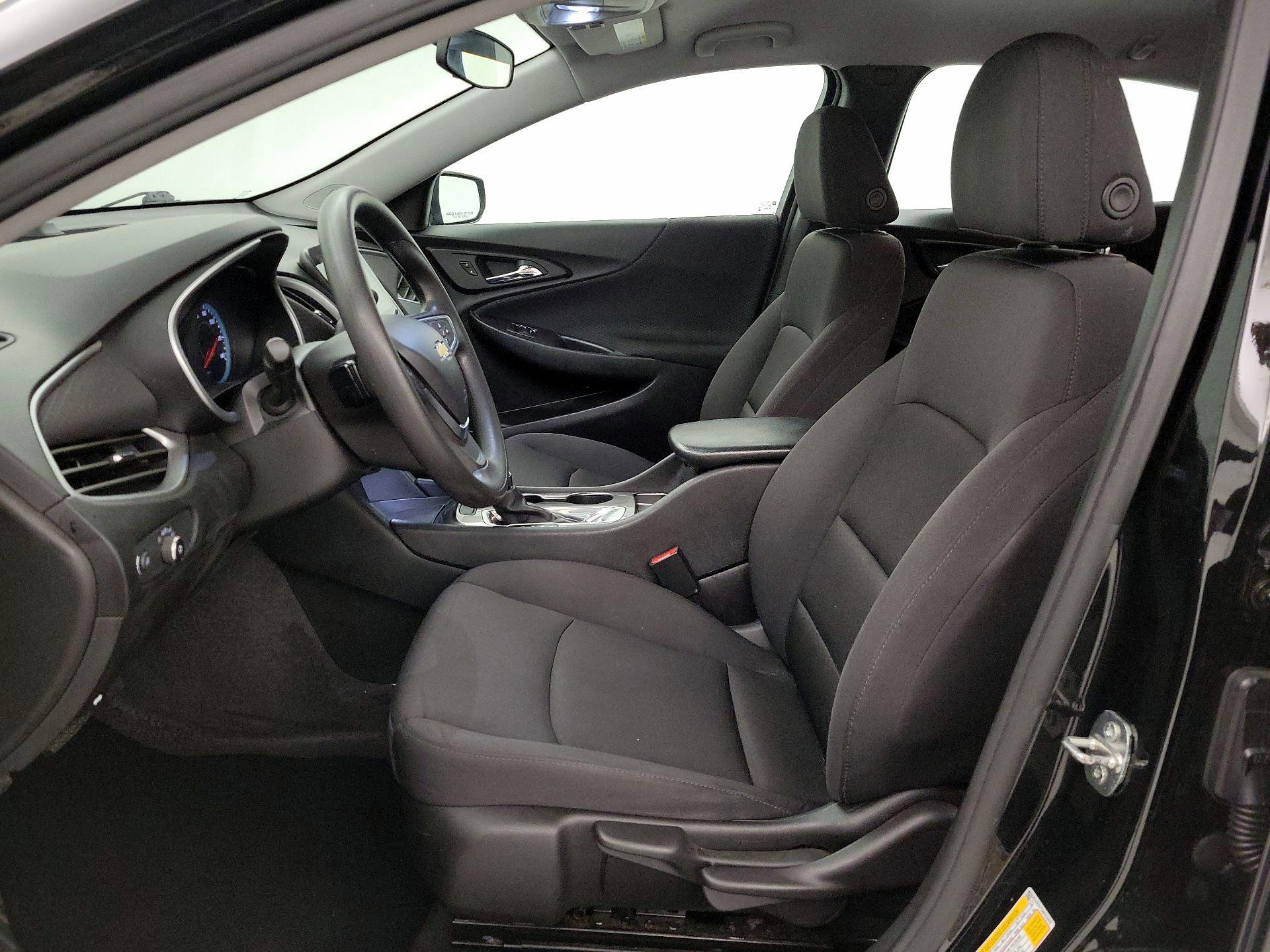 Thumbnail: 2022 Chevrolet Malibu - 11