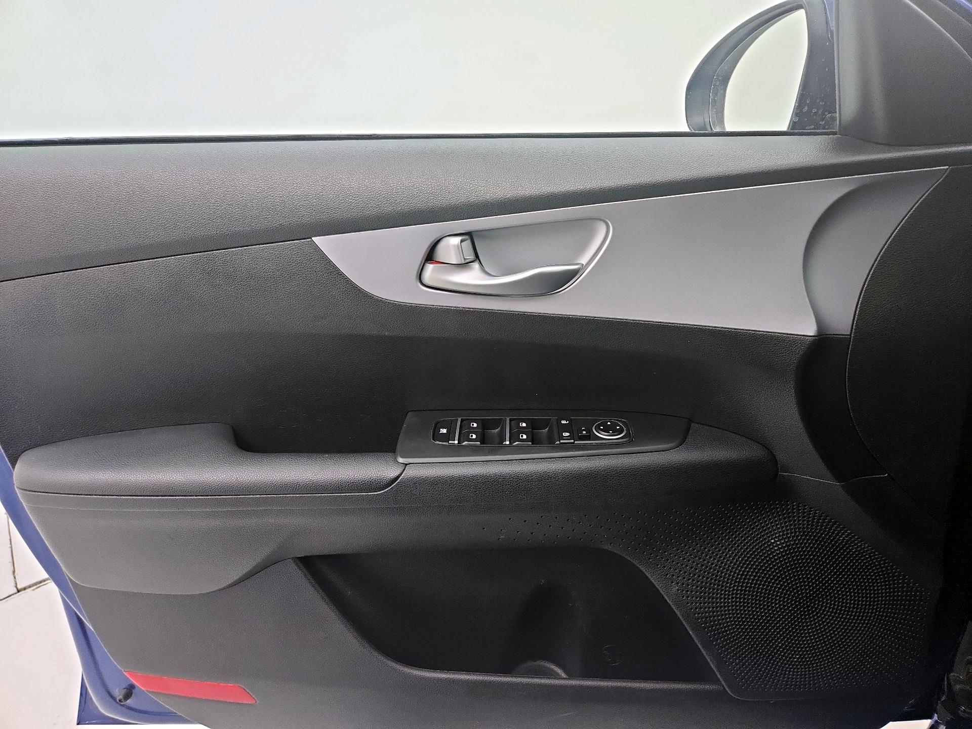 Thumbnail: 2024 Kia Forte - 12