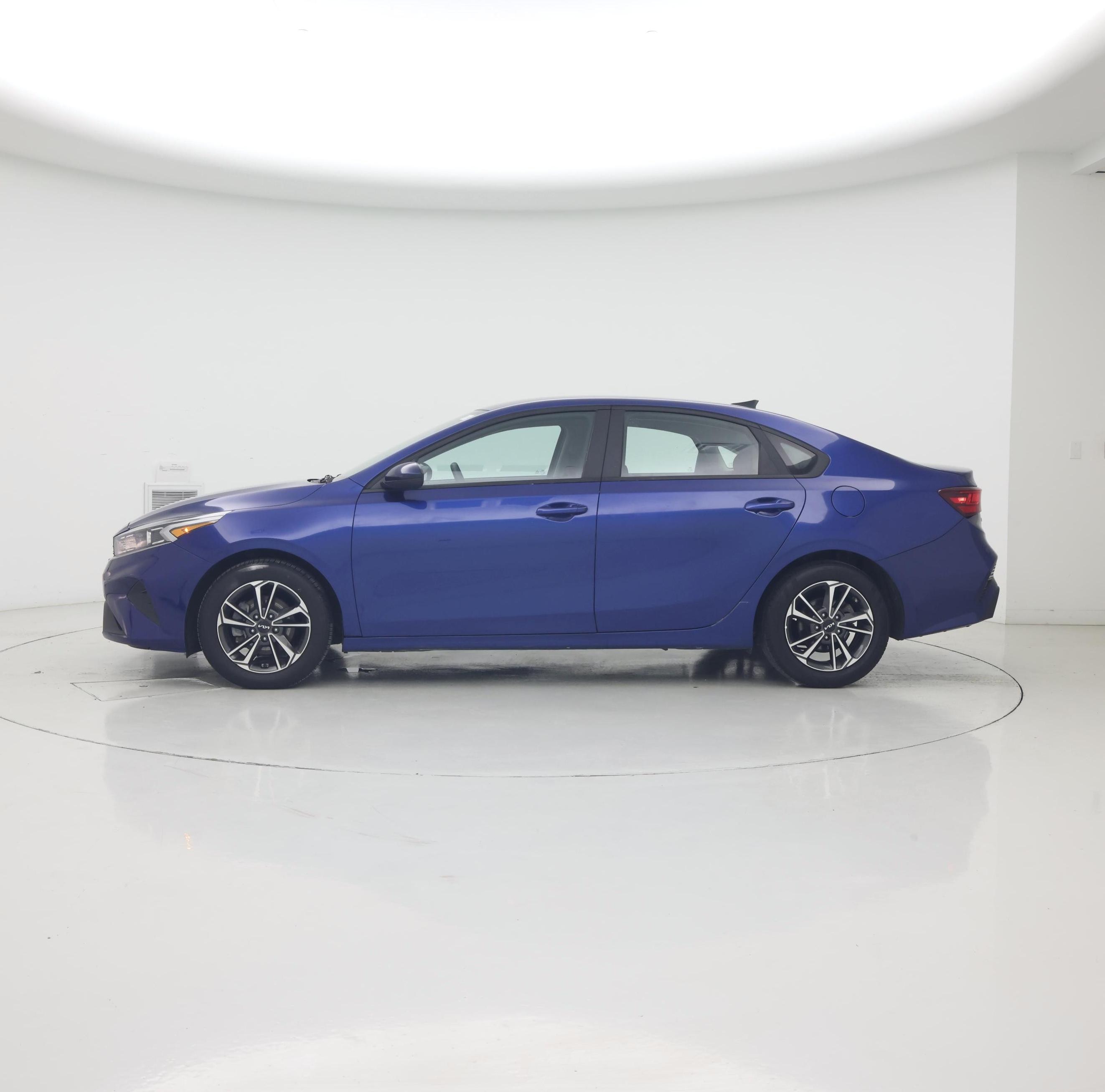 Thumbnail: 2024 Kia Forte - 3