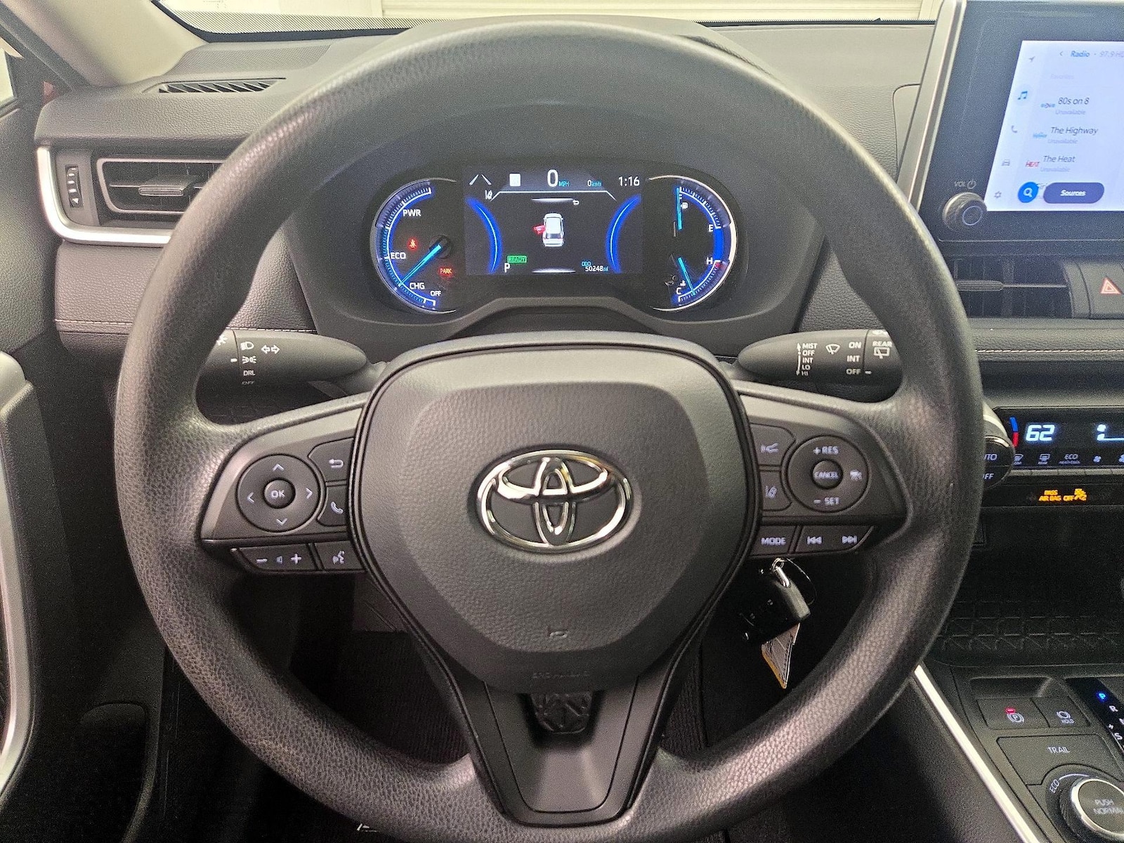 2023 Toyota RAV4 LE - Photo 11