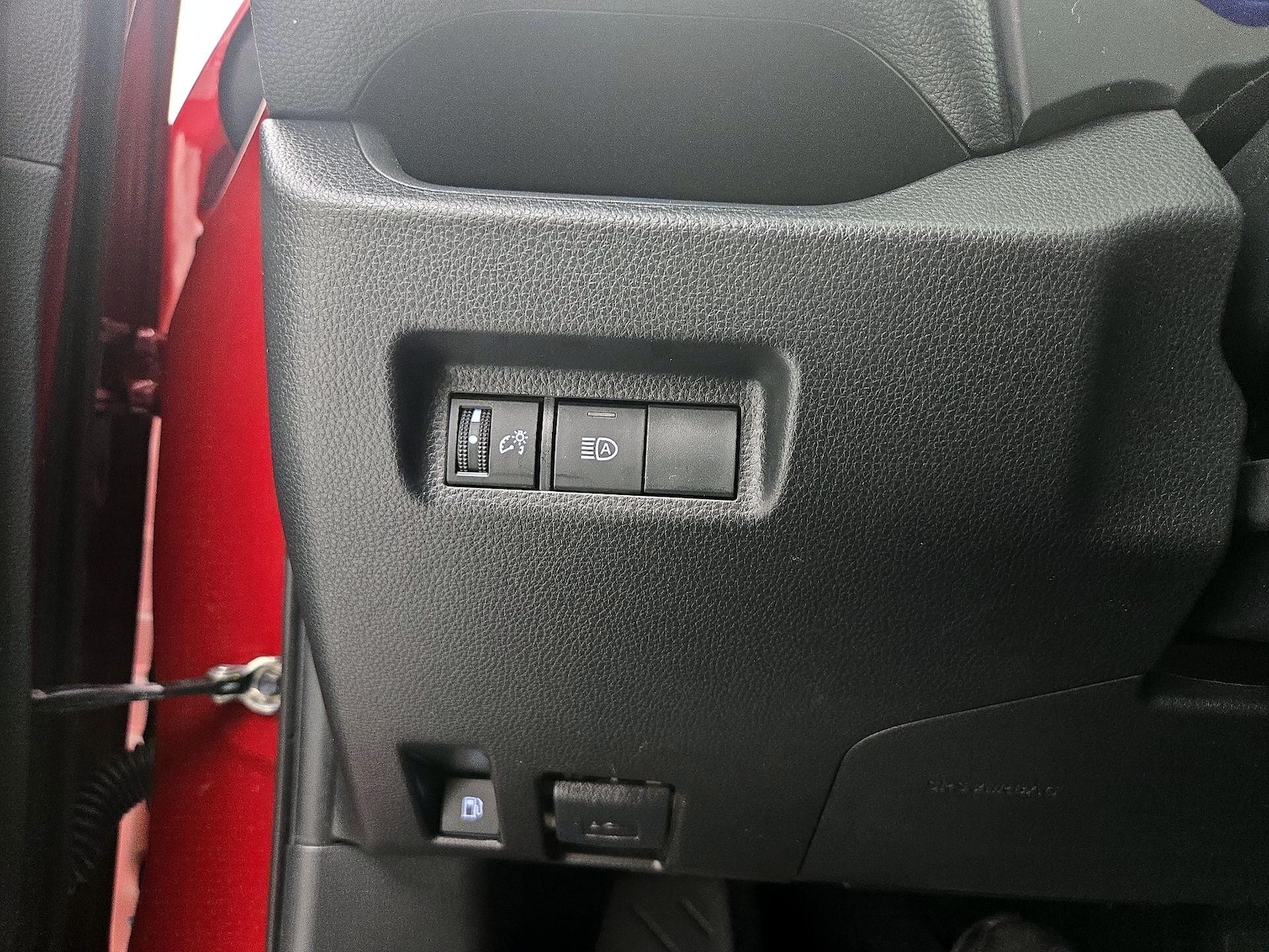 2023 Toyota RAV4 LE - Photo 14