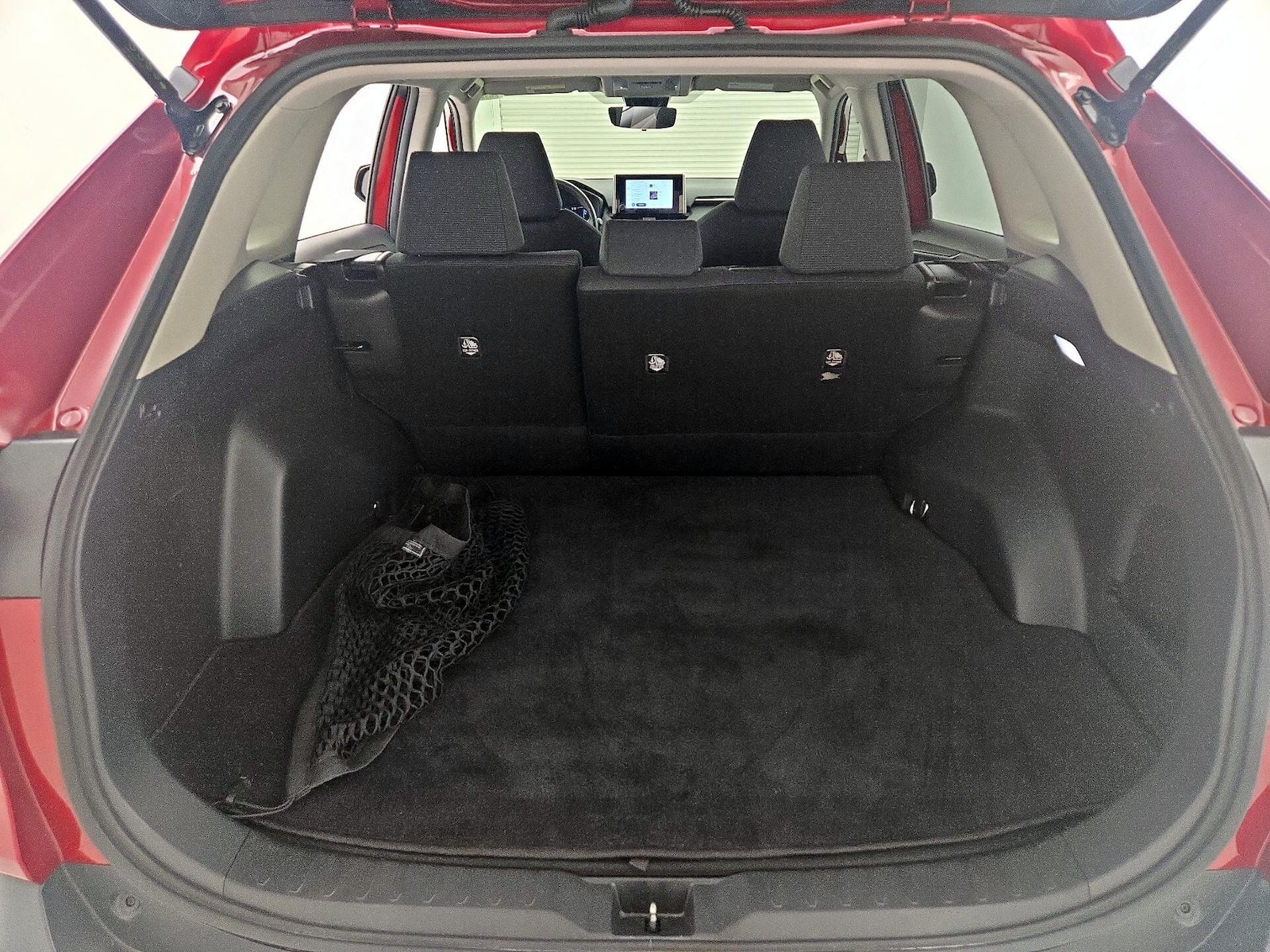 2023 Toyota RAV4 LE - Photo 21
