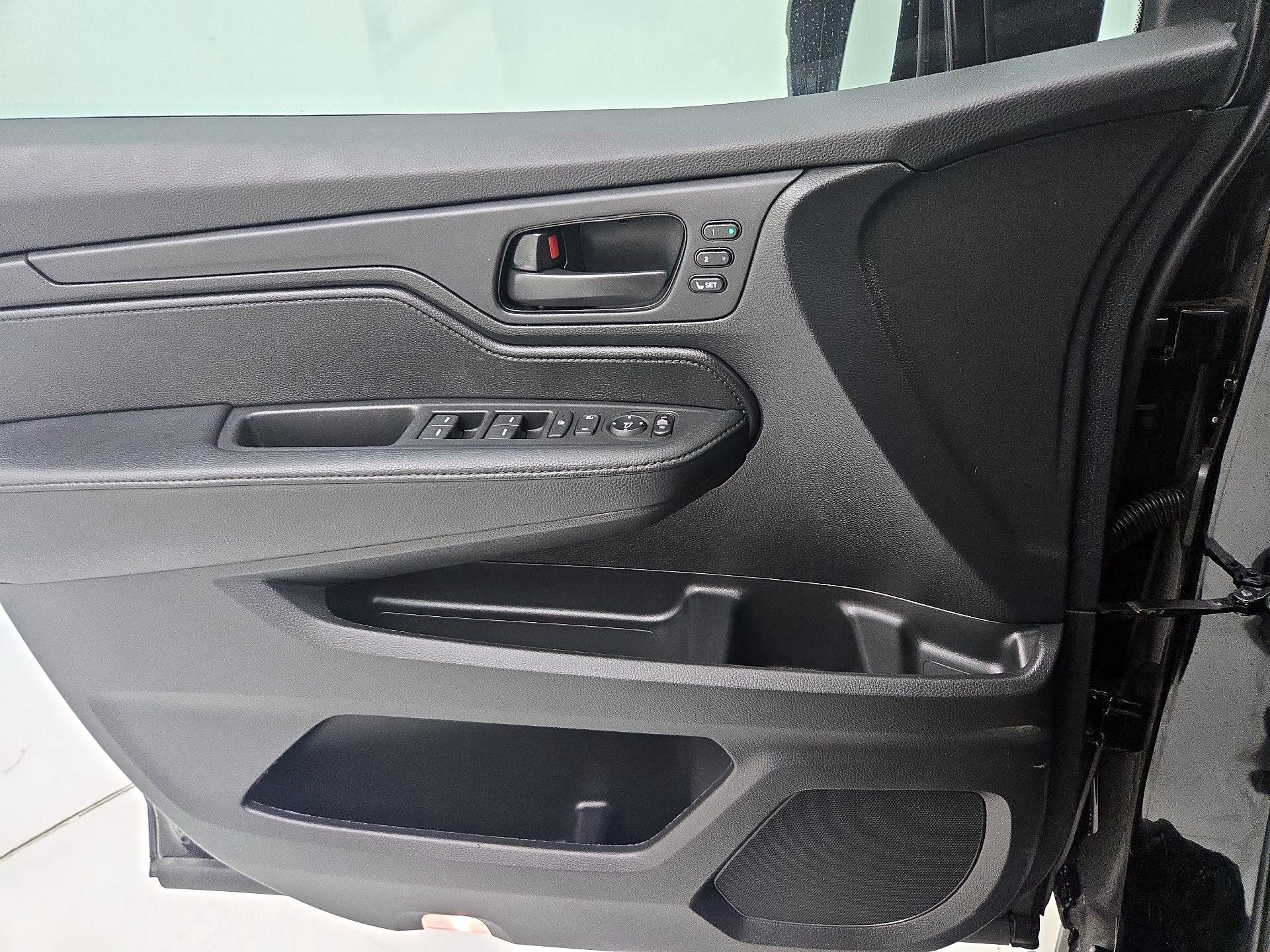 Thumbnail: 2025 Honda Odyssey - 12