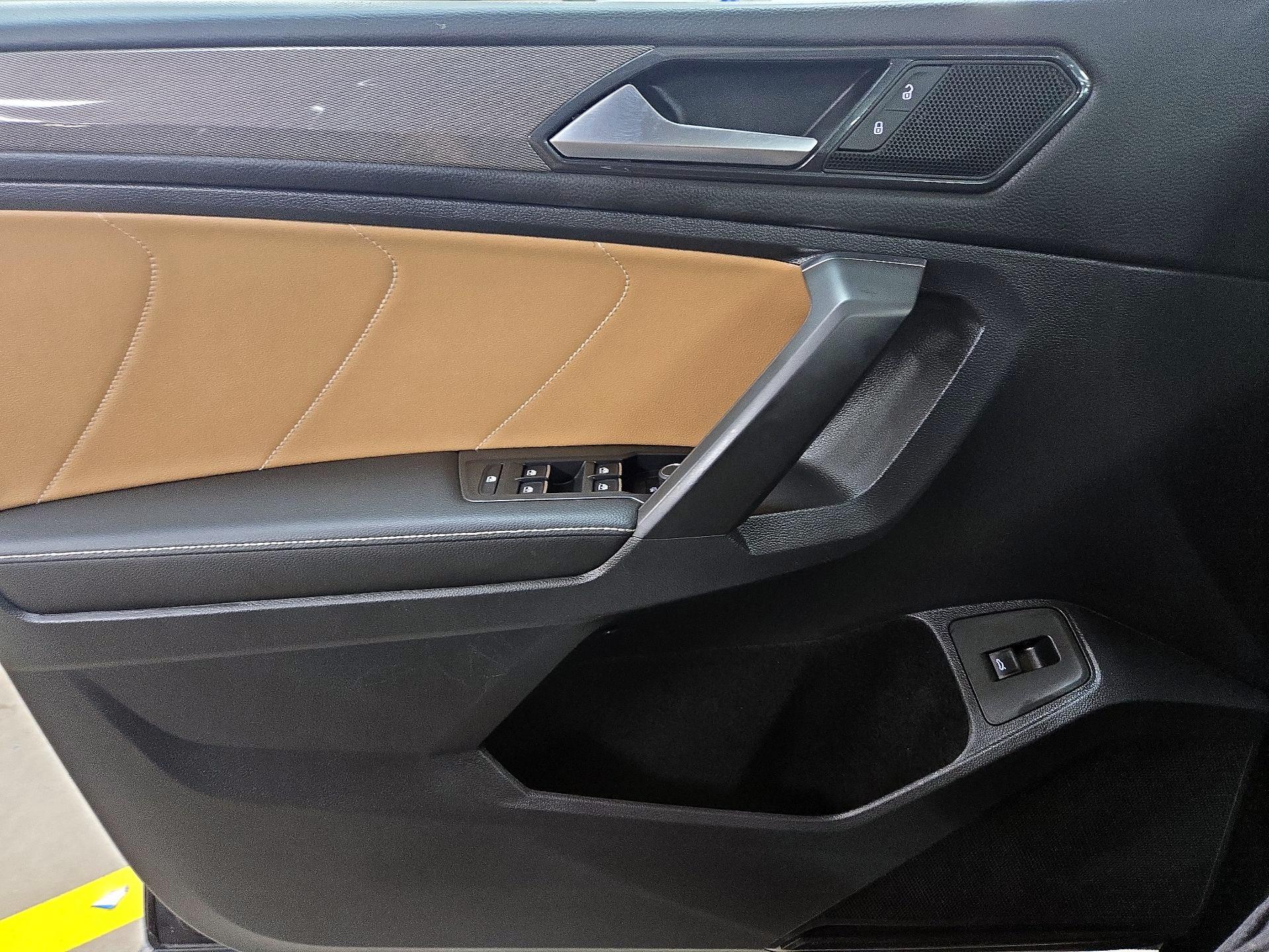 Thumbnail: 2022 Volkswagen Tiguan - 12