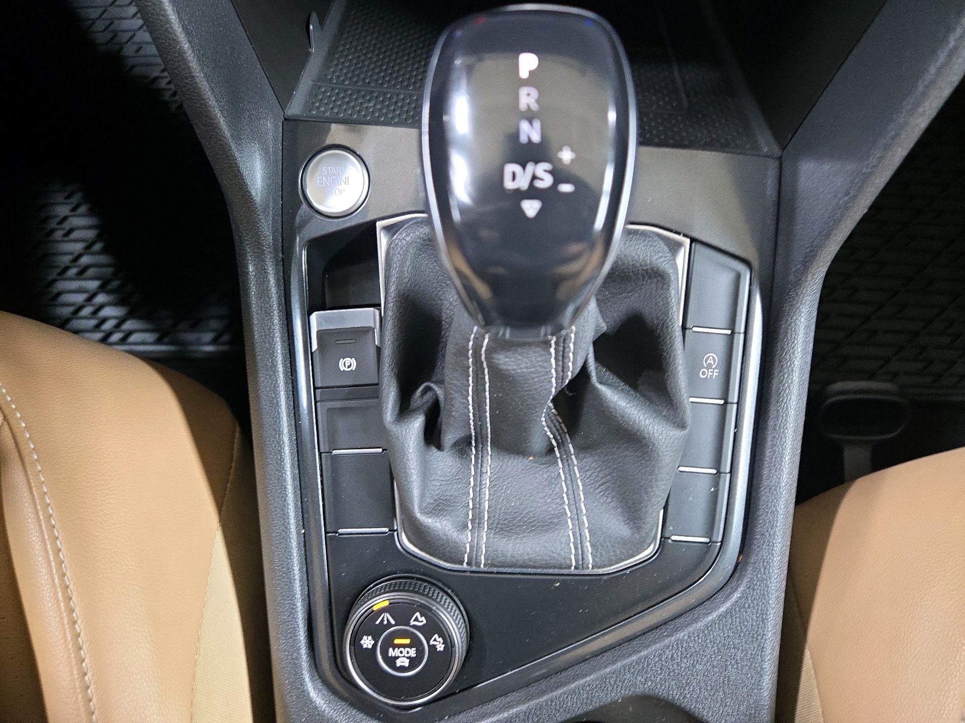 Thumbnail: 2022 Volkswagen Tiguan - 17