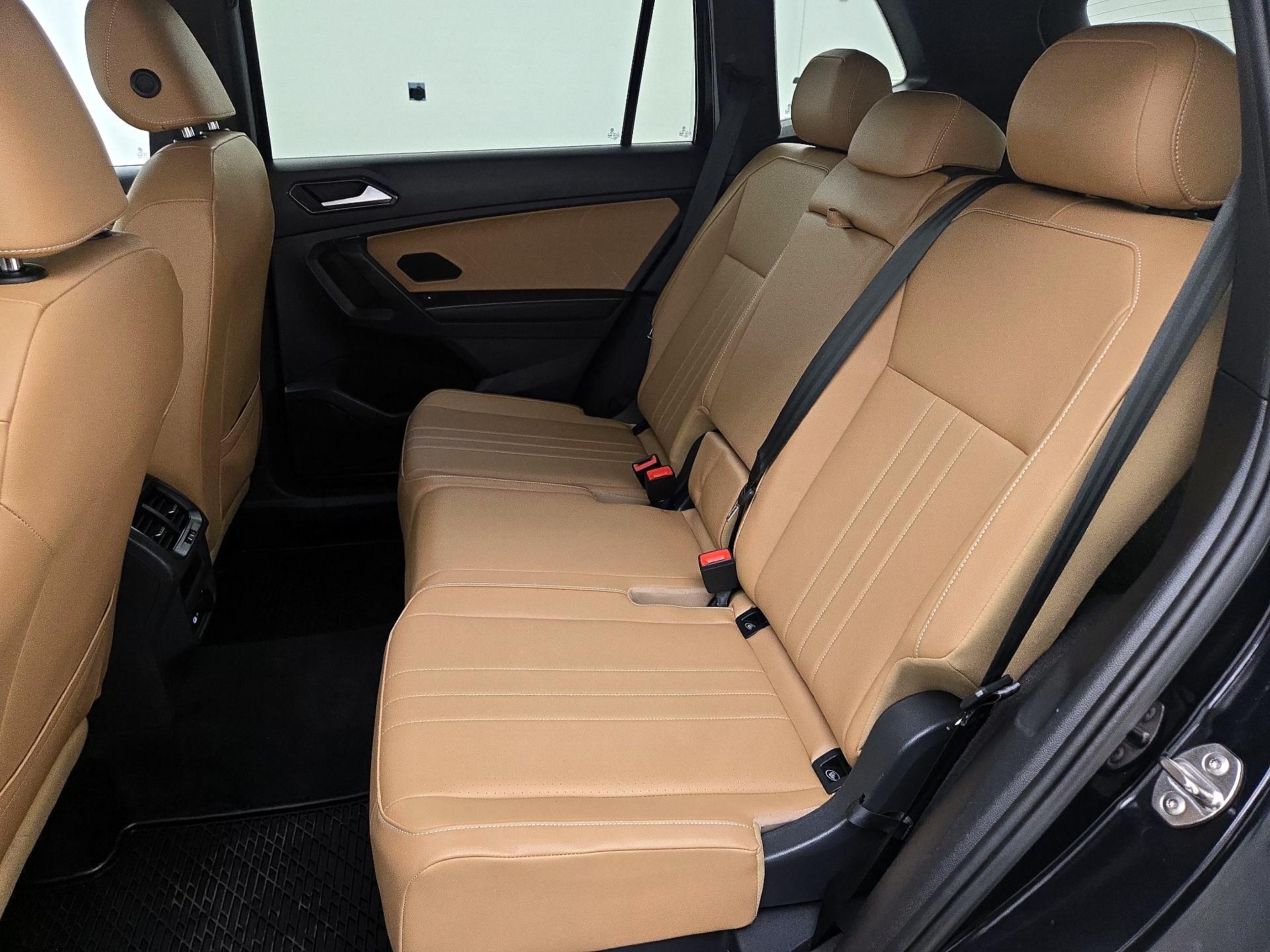 Thumbnail: 2022 Volkswagen Tiguan - 20