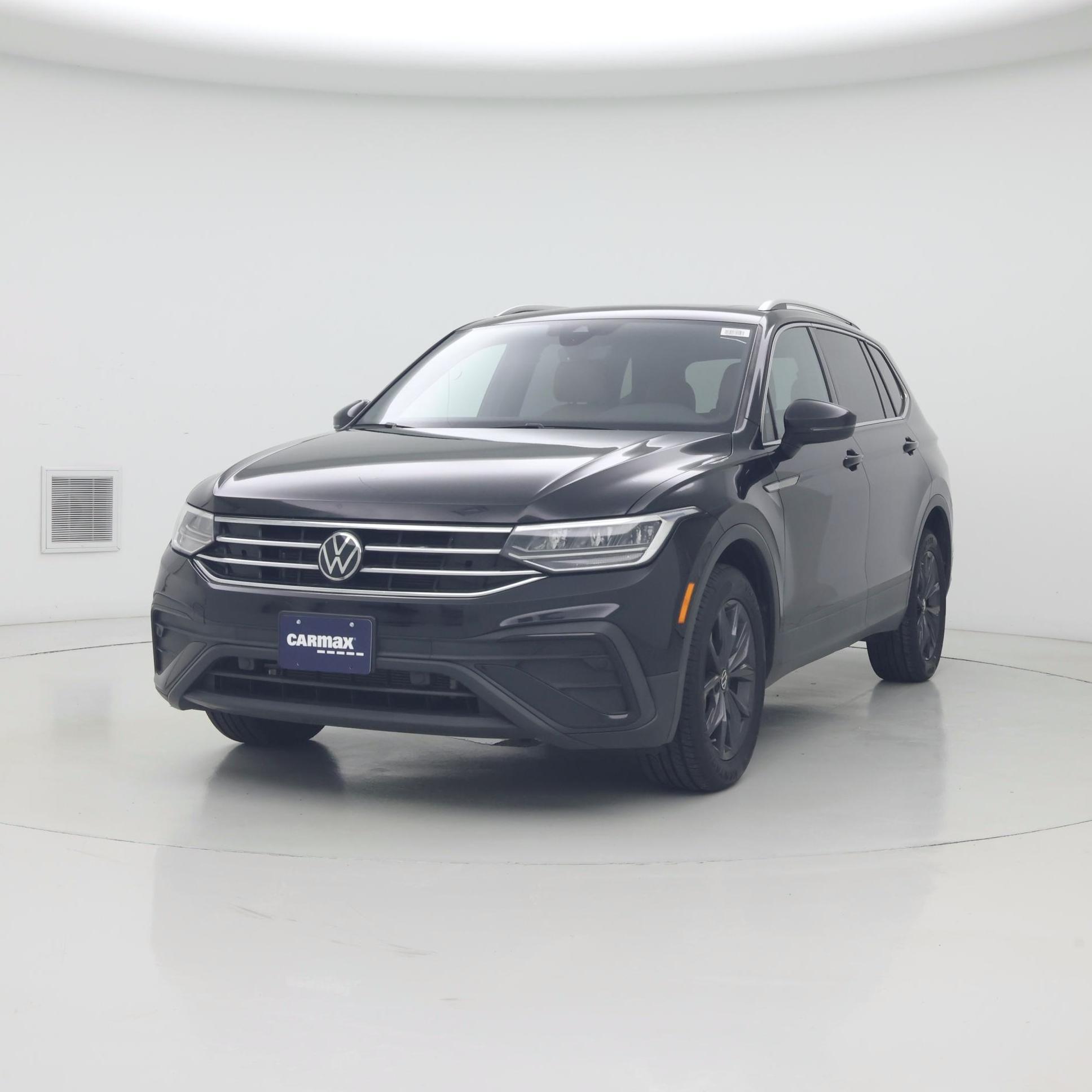 Thumbnail: 2022 Volkswagen Tiguan - 4