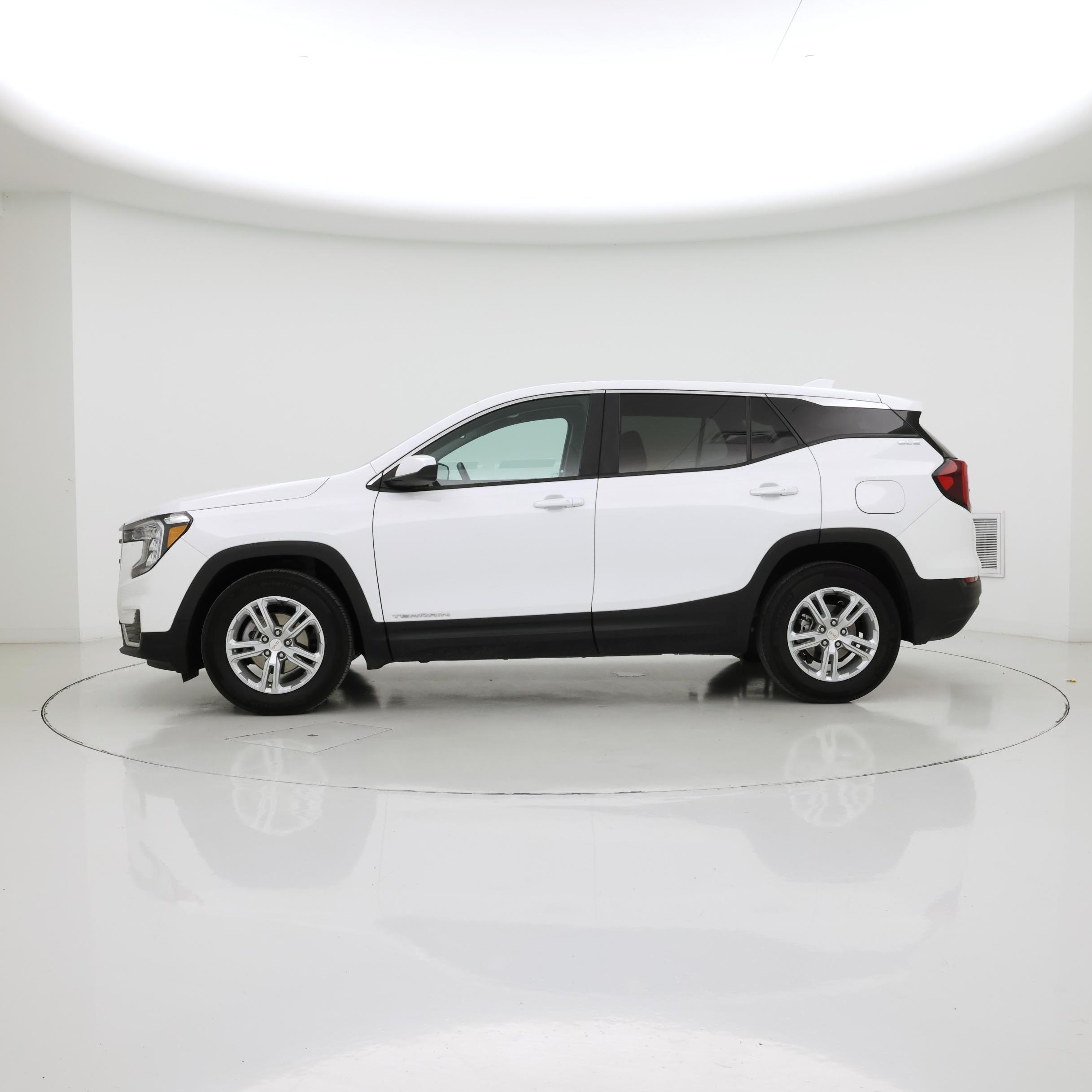 Thumbnail: 2022 GMC Terrain - 3