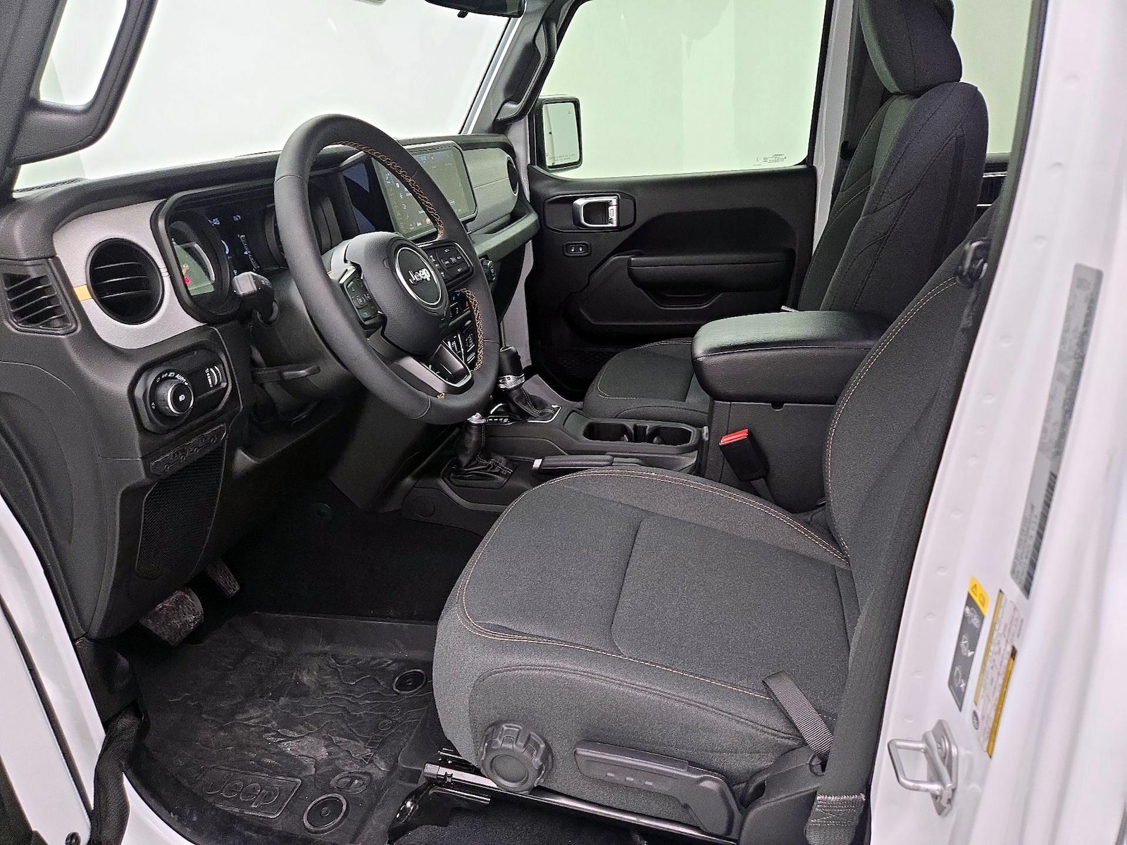 2024 Jeep Wrangler 4-Door Willys - Photo 12