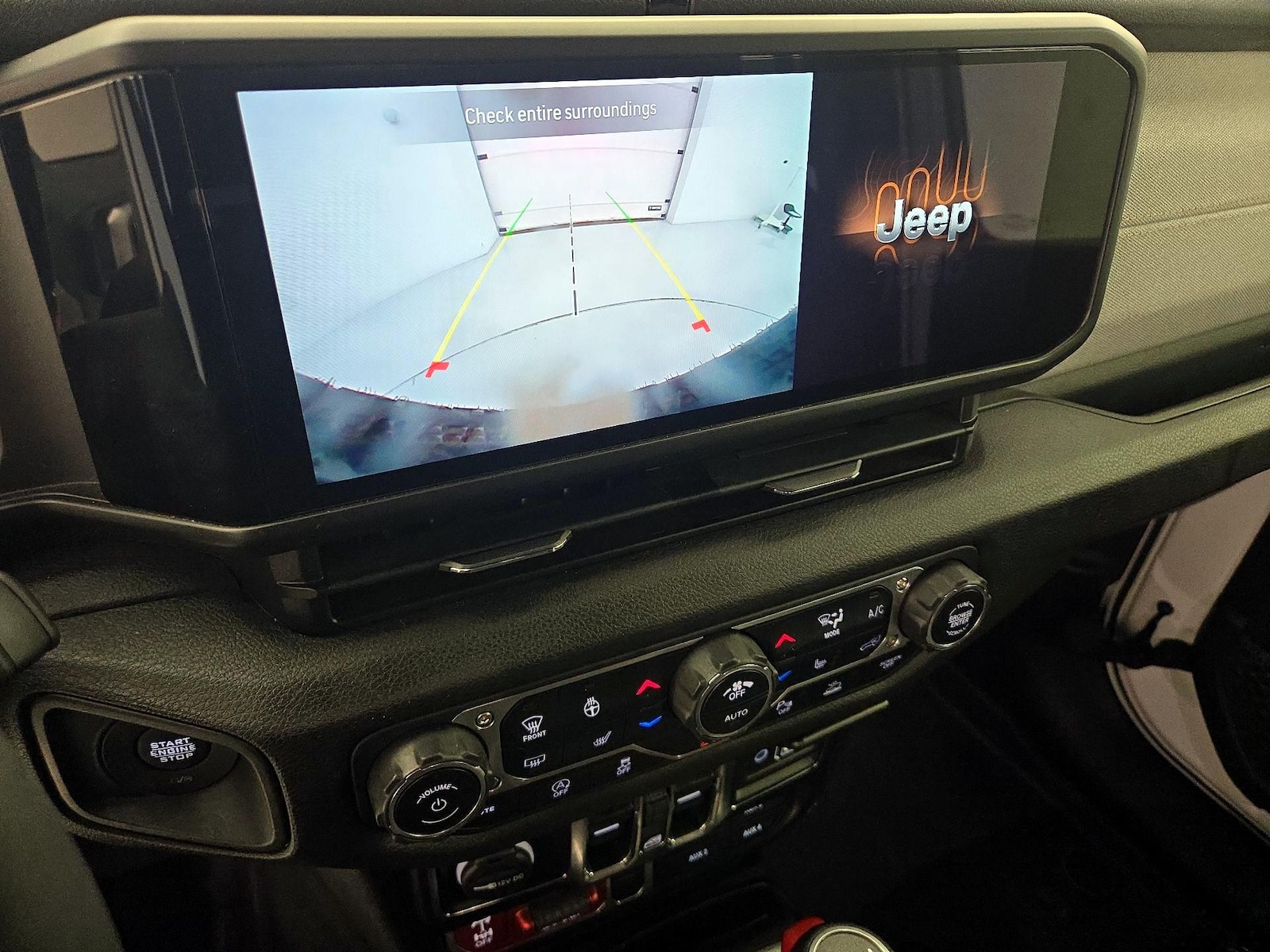 2024 Jeep Wrangler 4-Door Willys - Photo 15