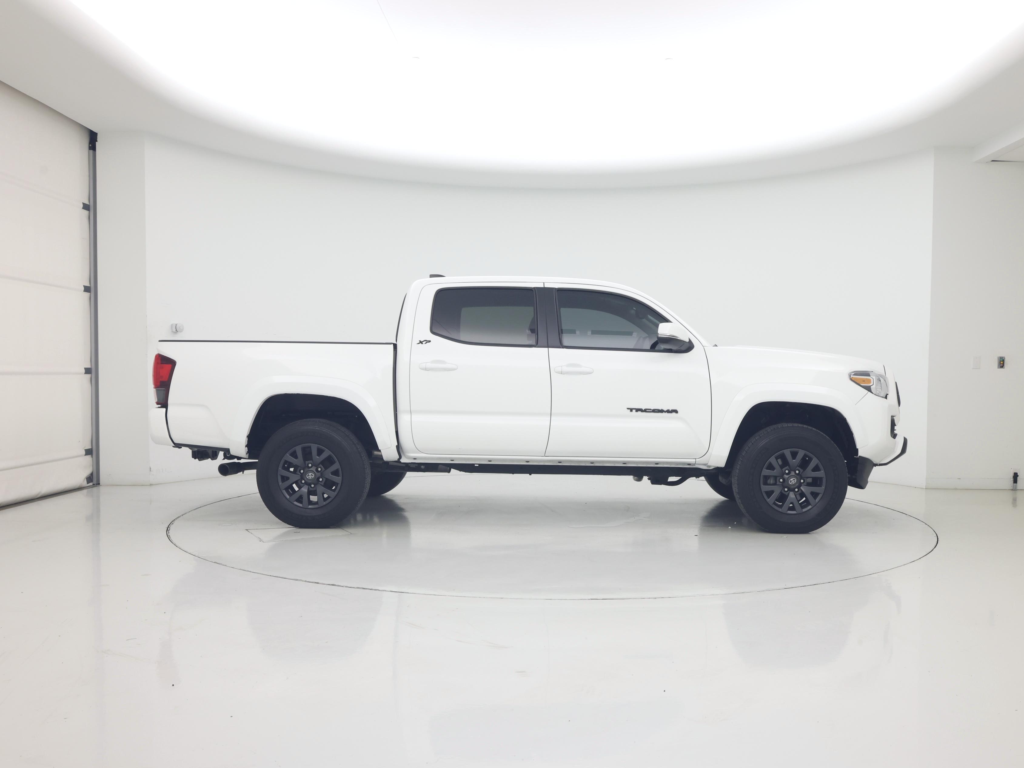 Thumbnail: 2022 Toyota Tacoma - 7