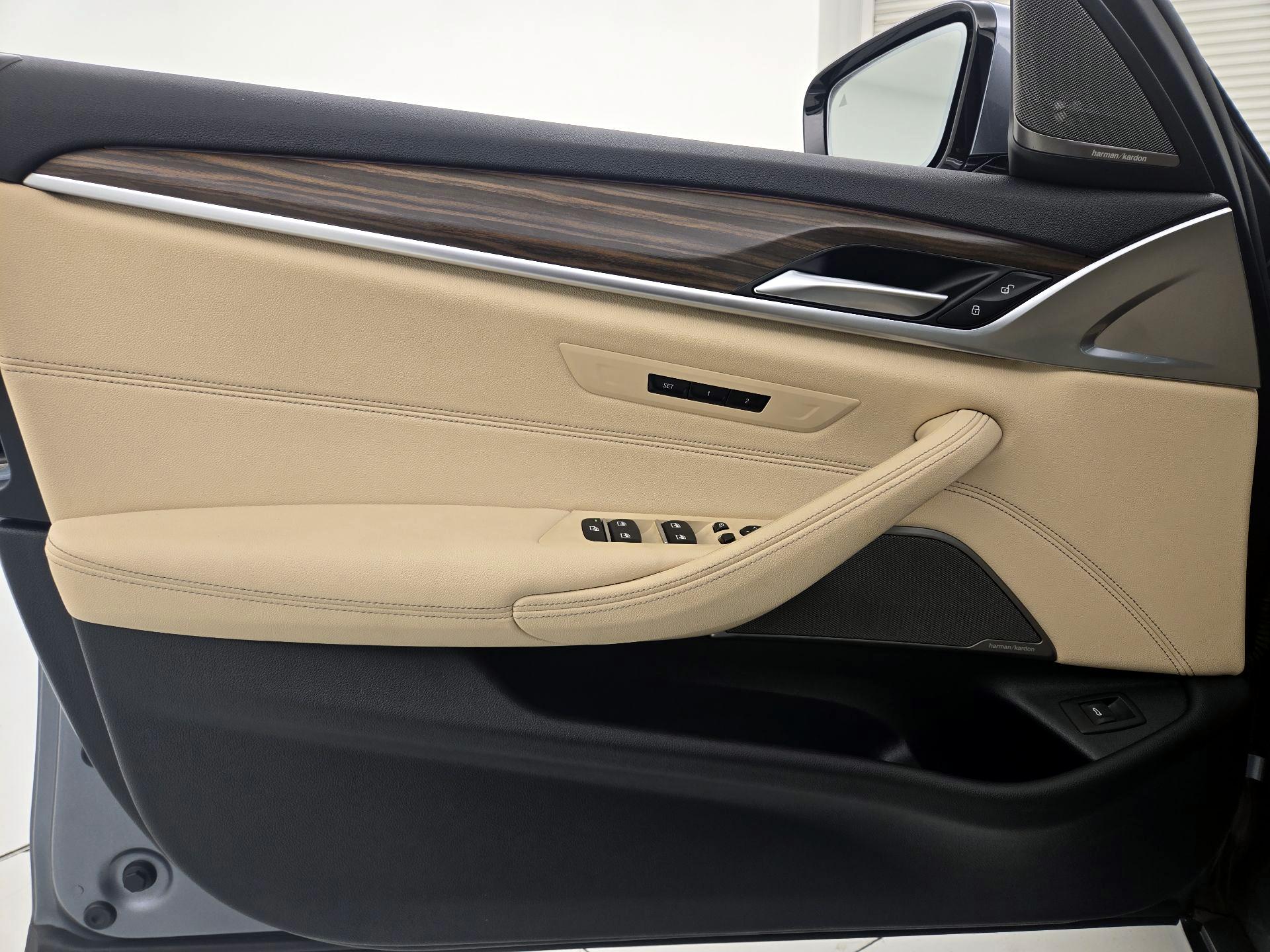 Thumbnail: 2022 BMW 5 Series - 12