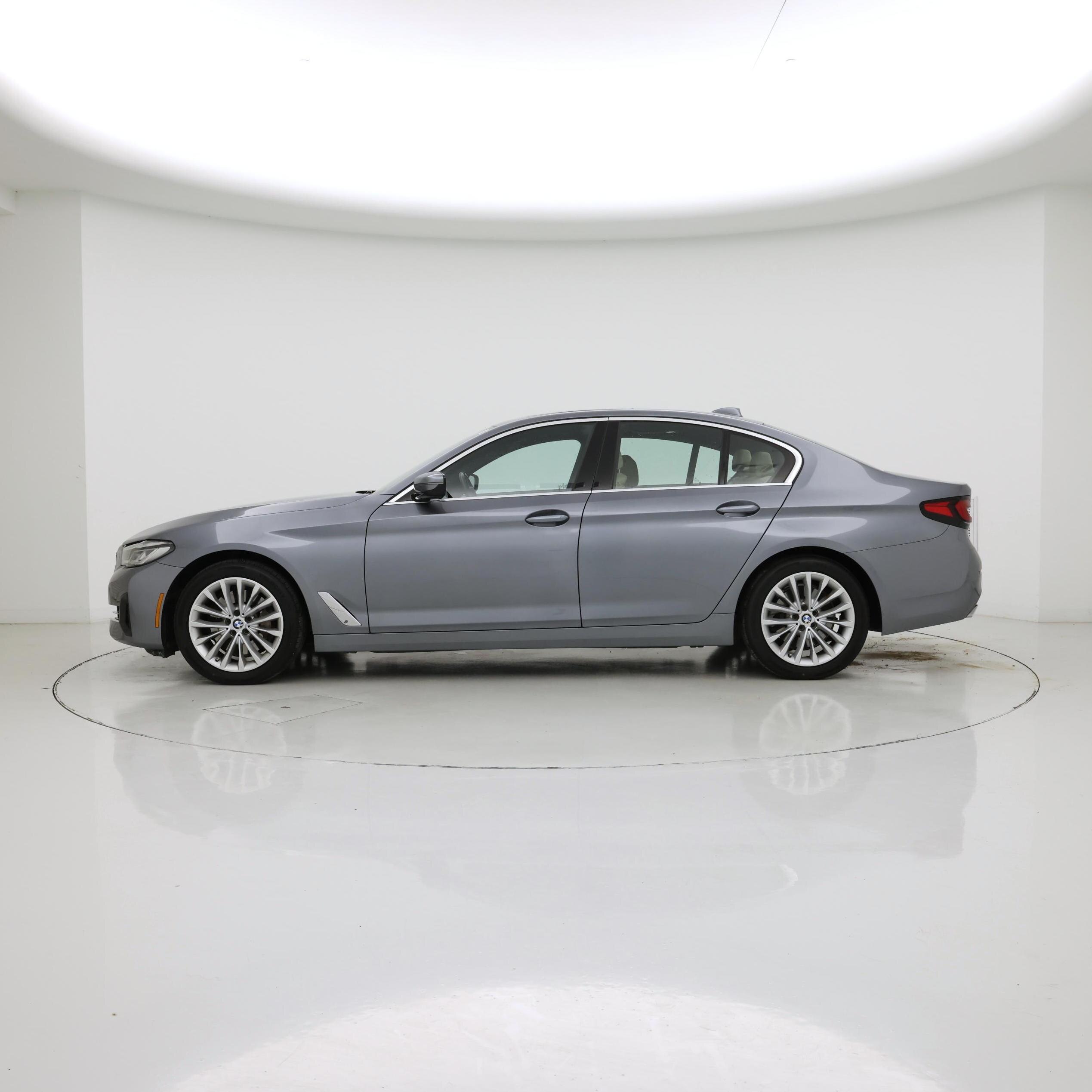 Thumbnail: 2022 BMW 5 Series - 3
