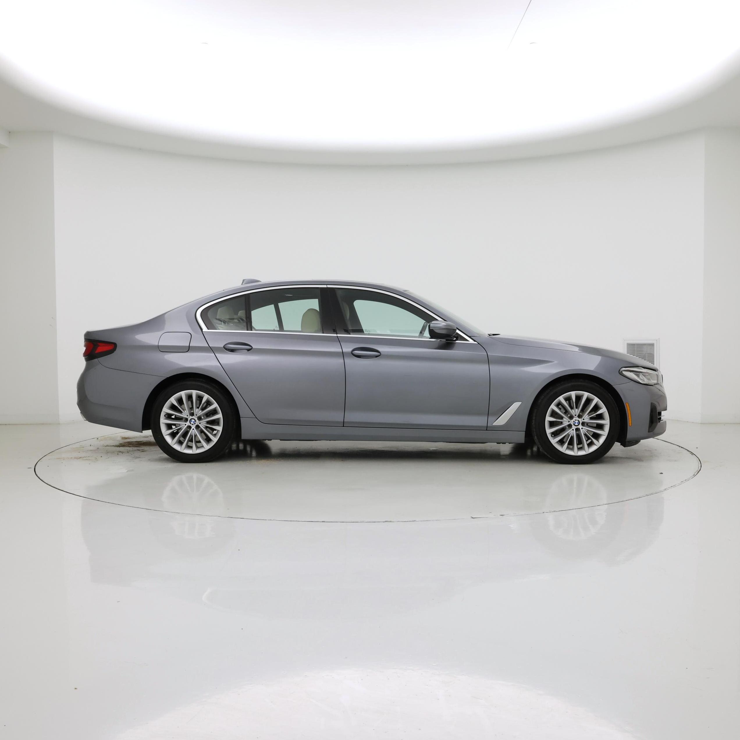 Thumbnail: 2022 BMW 5 Series - 7