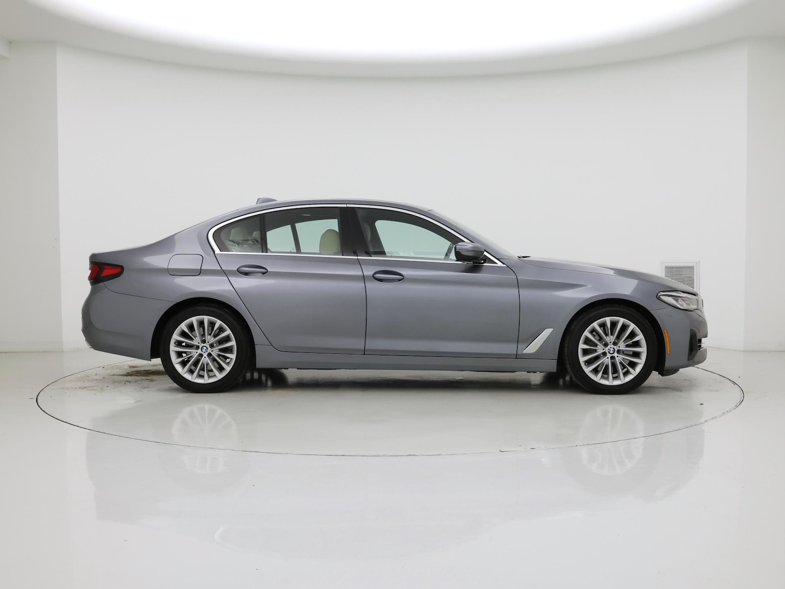 2022 BMW 5 Series 530i - Photo 8