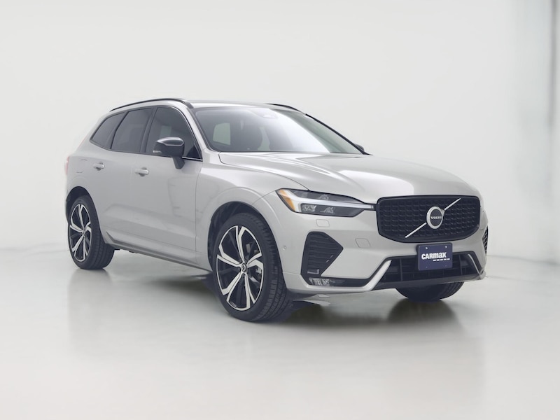 2023 Volvo XC60 B5 Ultimate Dark Theme